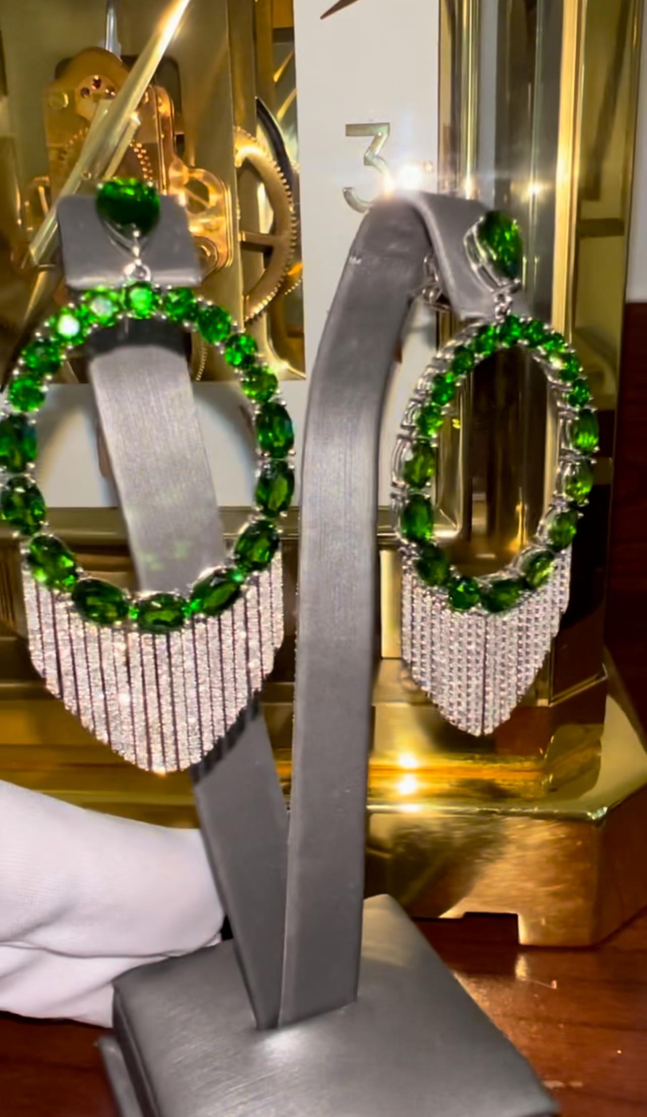 Chrom-Diopside und Diamant-Kronleuchter-Ohrringe, 18K Weißgold, 17,00ct Total im Angebot 3