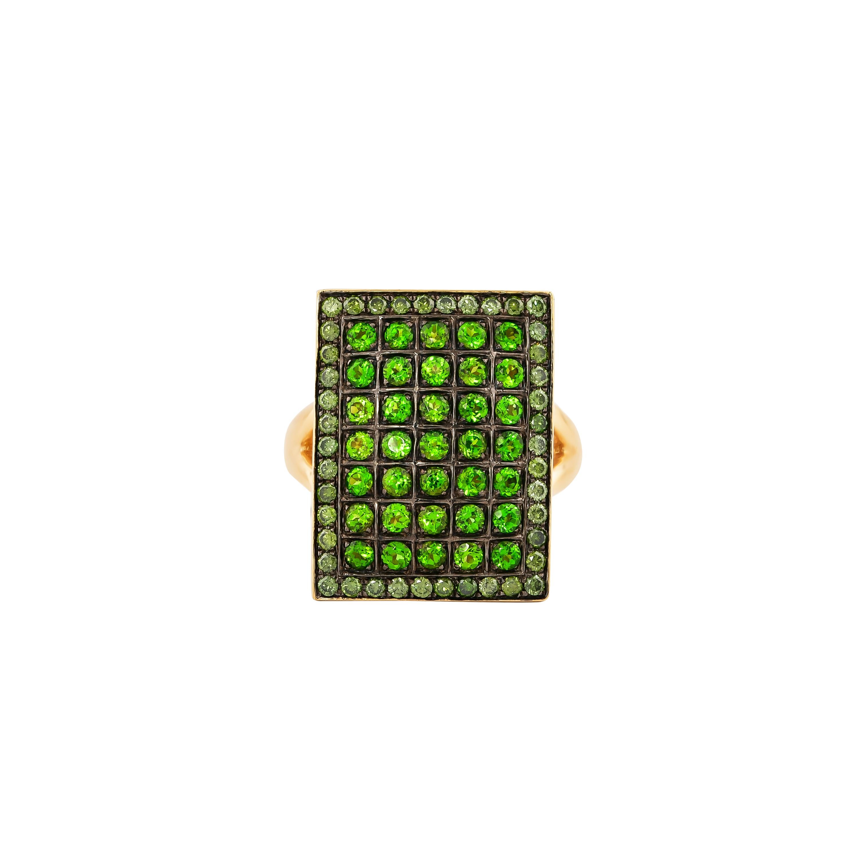 Round Cut Chrome Diopside and Green Diamond Ring in 14 Karat Yellow Gold For Sale