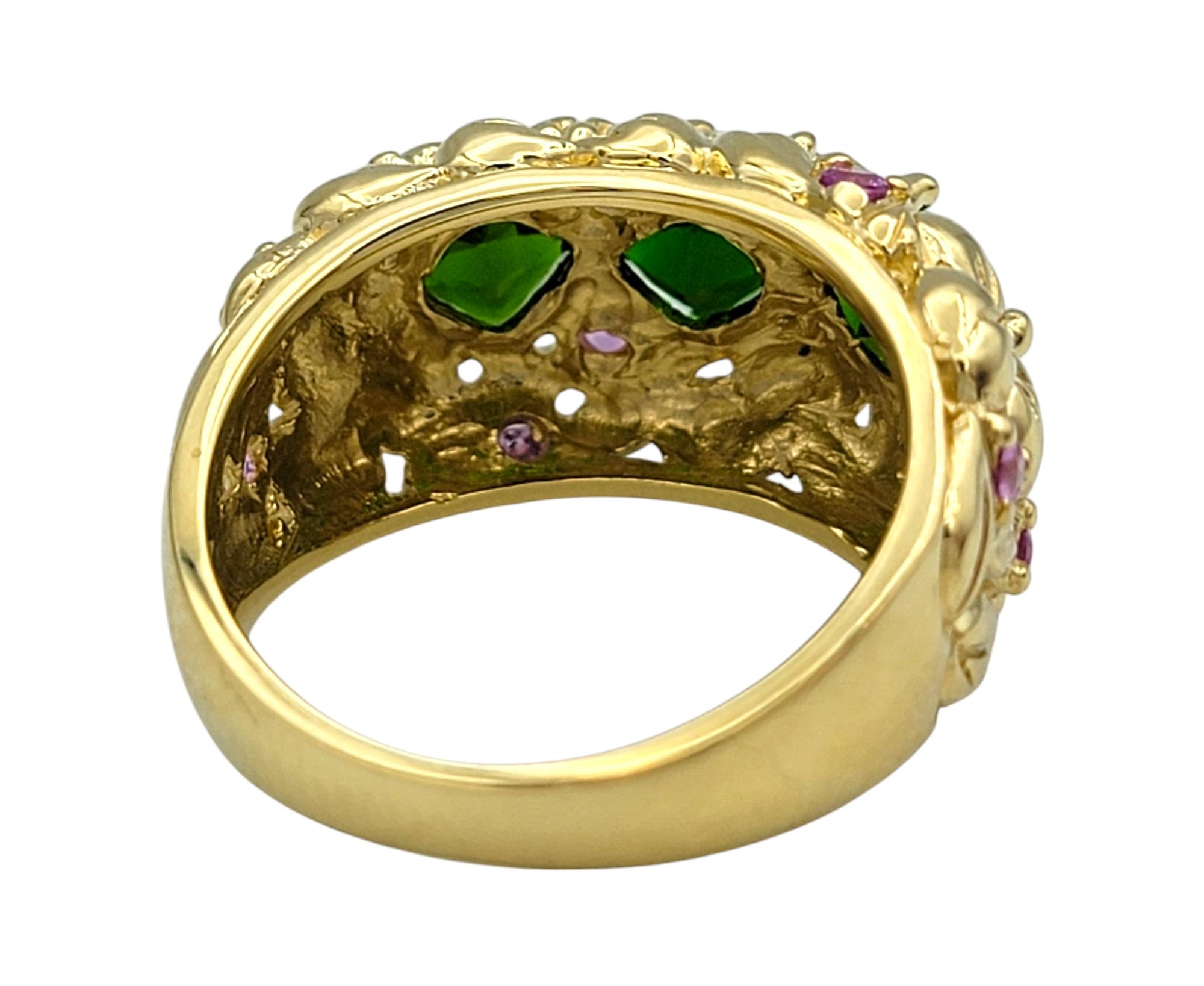 Chrome Diopside and Pink Tourmaline Textured Floral Band Ring in 18 Karat Gold For Sale 1
