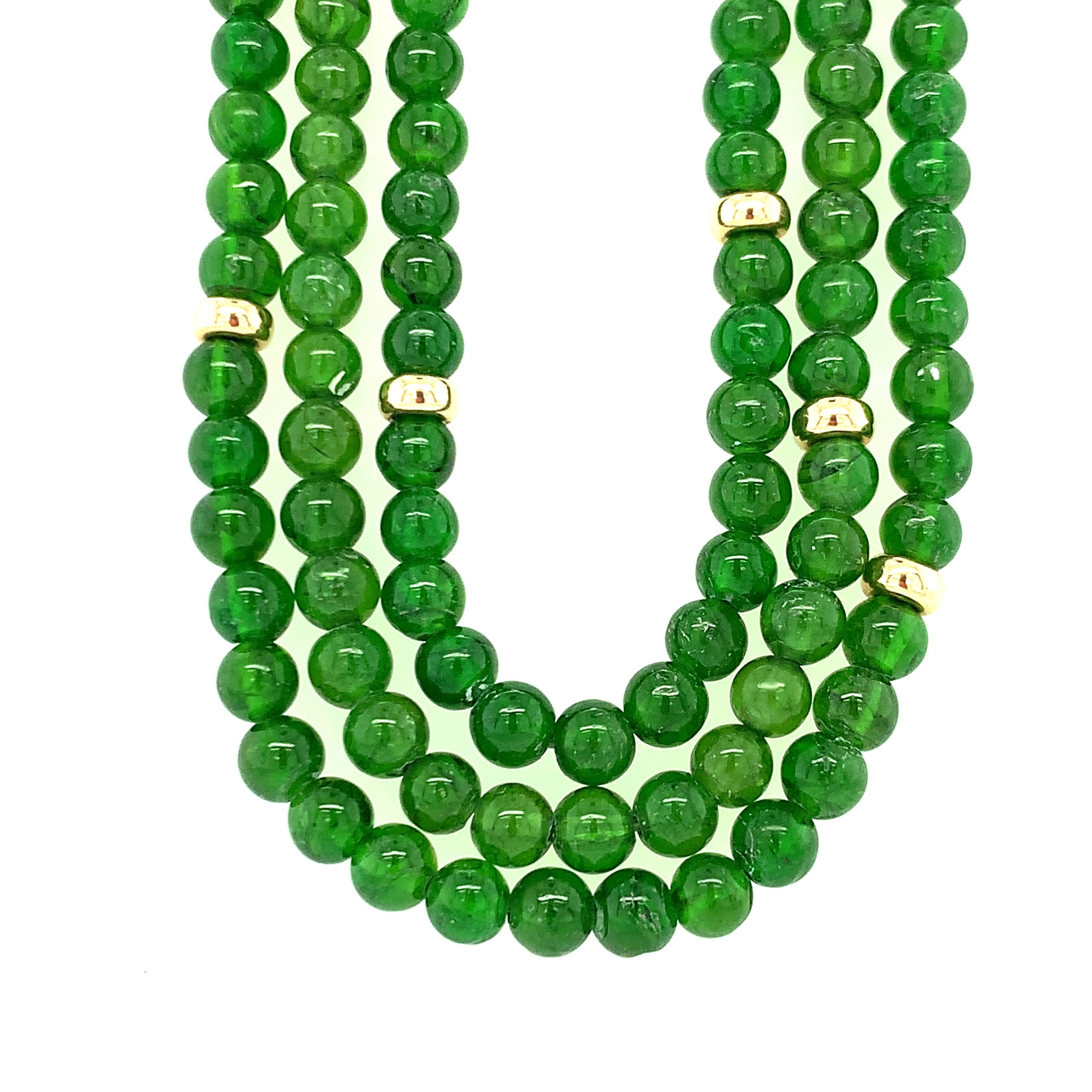 Chrome Diopside Beaded Necklace, Yellow Gold Accents and Clasp In New Condition In Los Angeles, CA