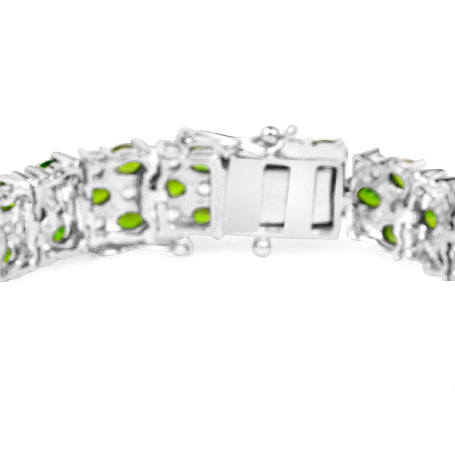 Chrome Diopside Tennis Bracelet With White Topazes 17 Carats Sterling Silver In Excellent Condition For Sale In Aliso Viejo, CA