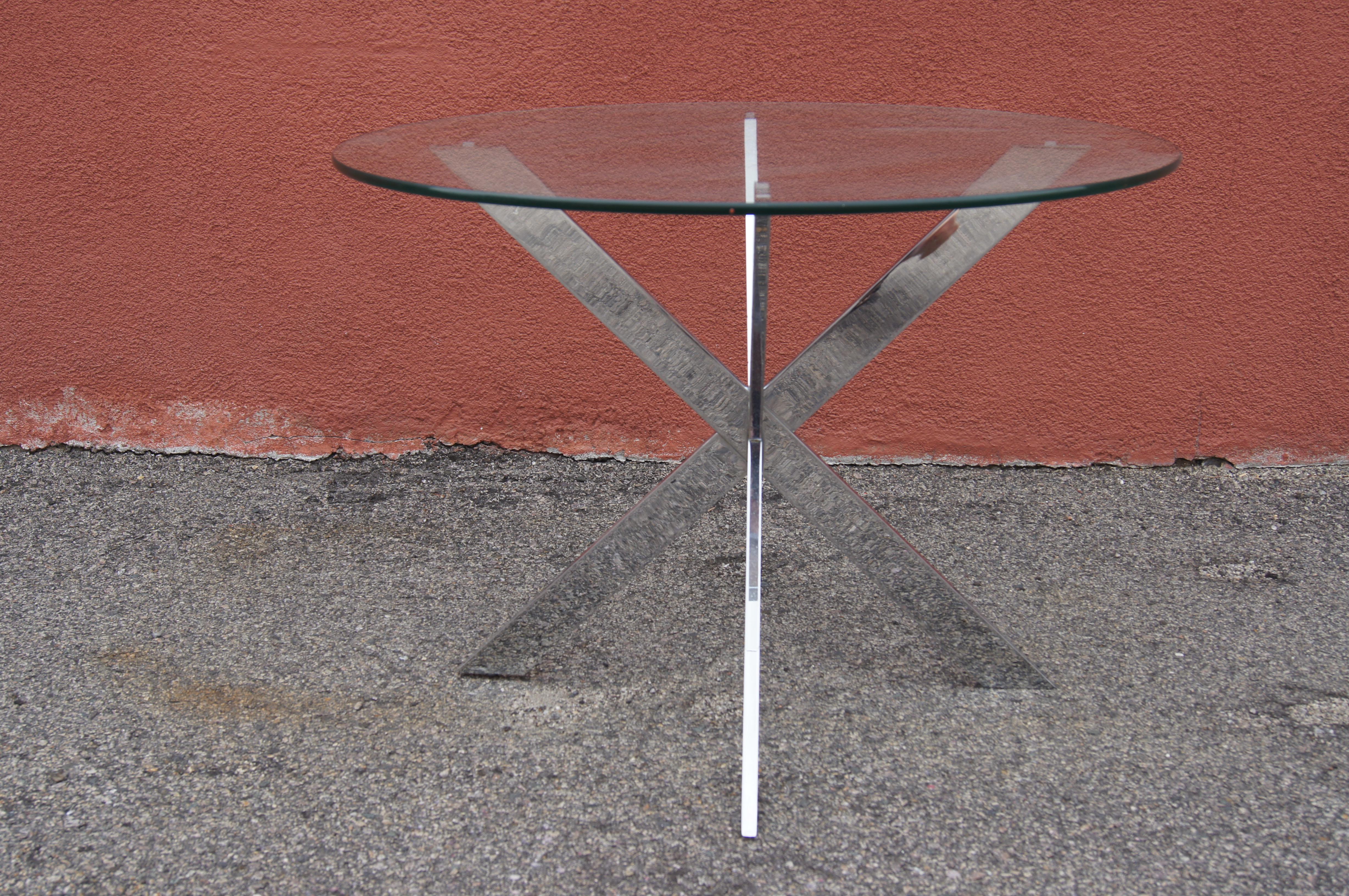 Chrome Double X-Base Side Table by Leon Rosen for Pace In Good Condition For Sale In Dorchester, MA