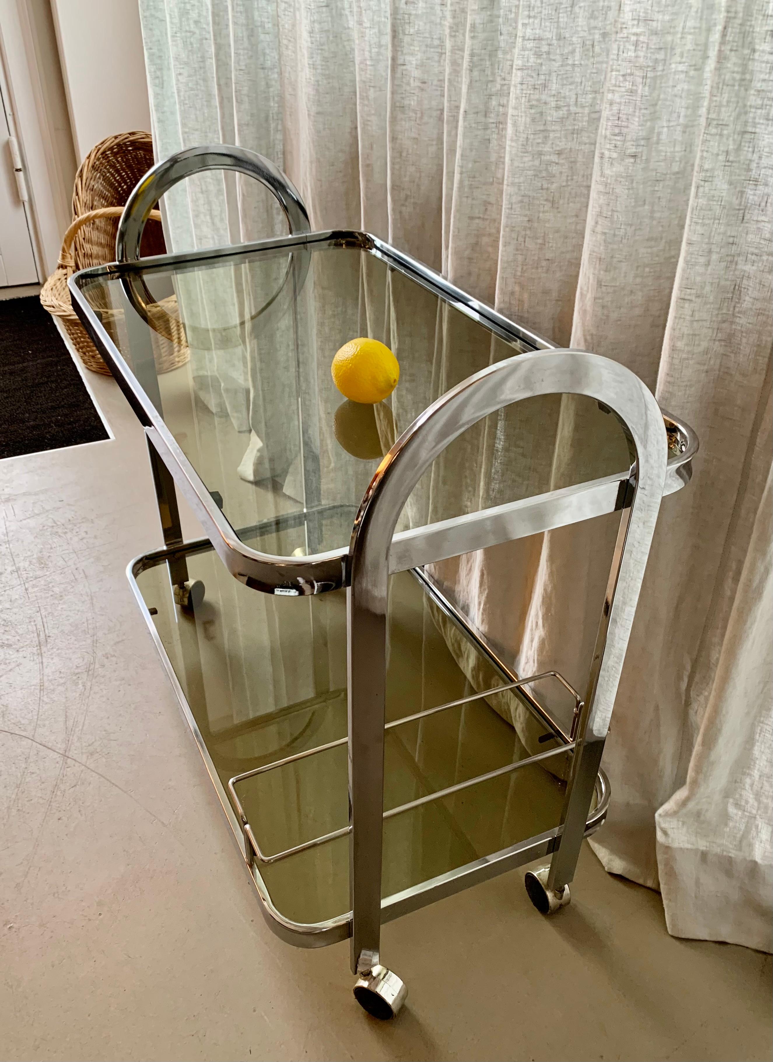 Chrome Drinks Trolley In Good Condition For Sale In Hellerup, DK