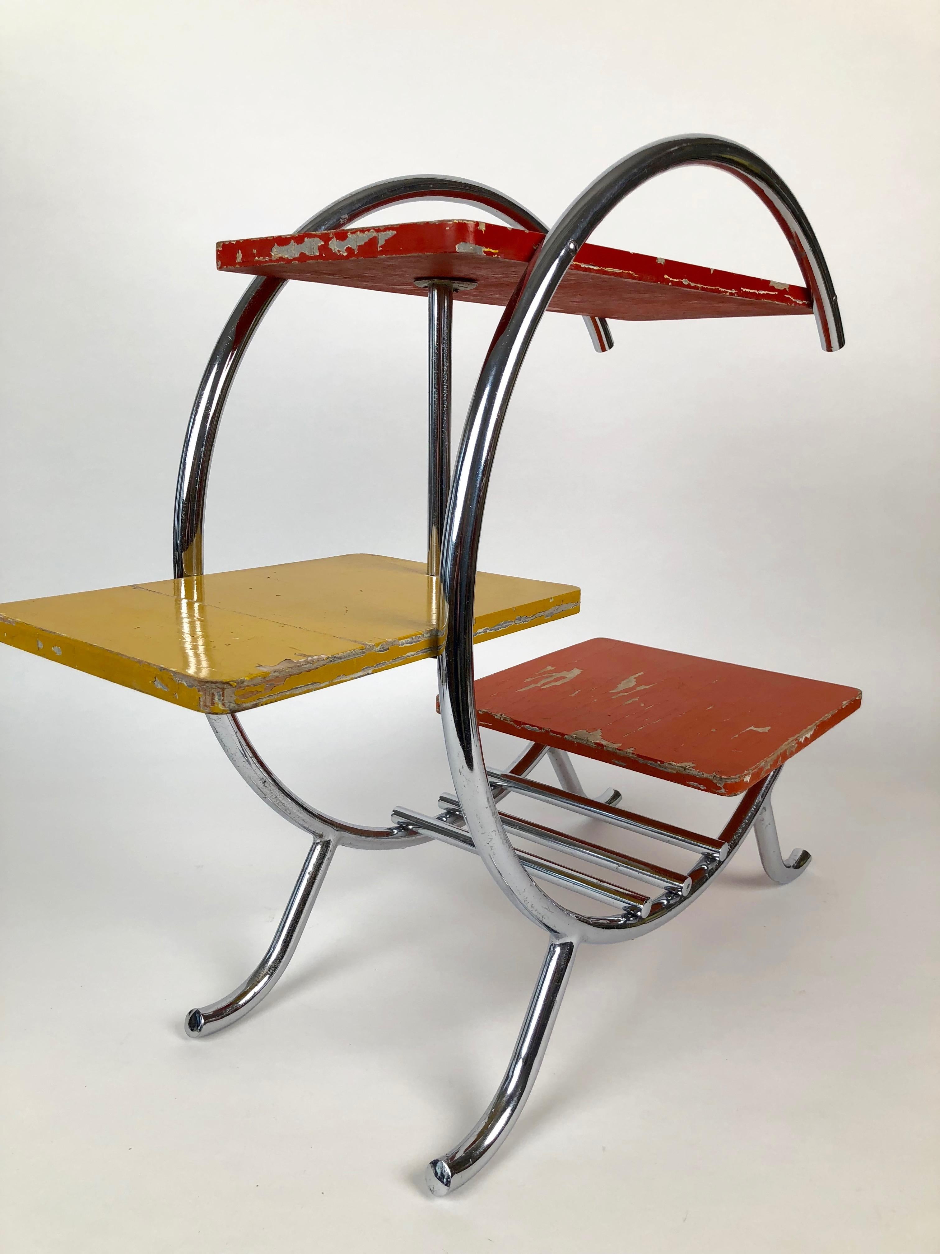 Chrome Etagere with Coral, Yellow and Red Painted Shelves in Bauhaus Style For Sale 1