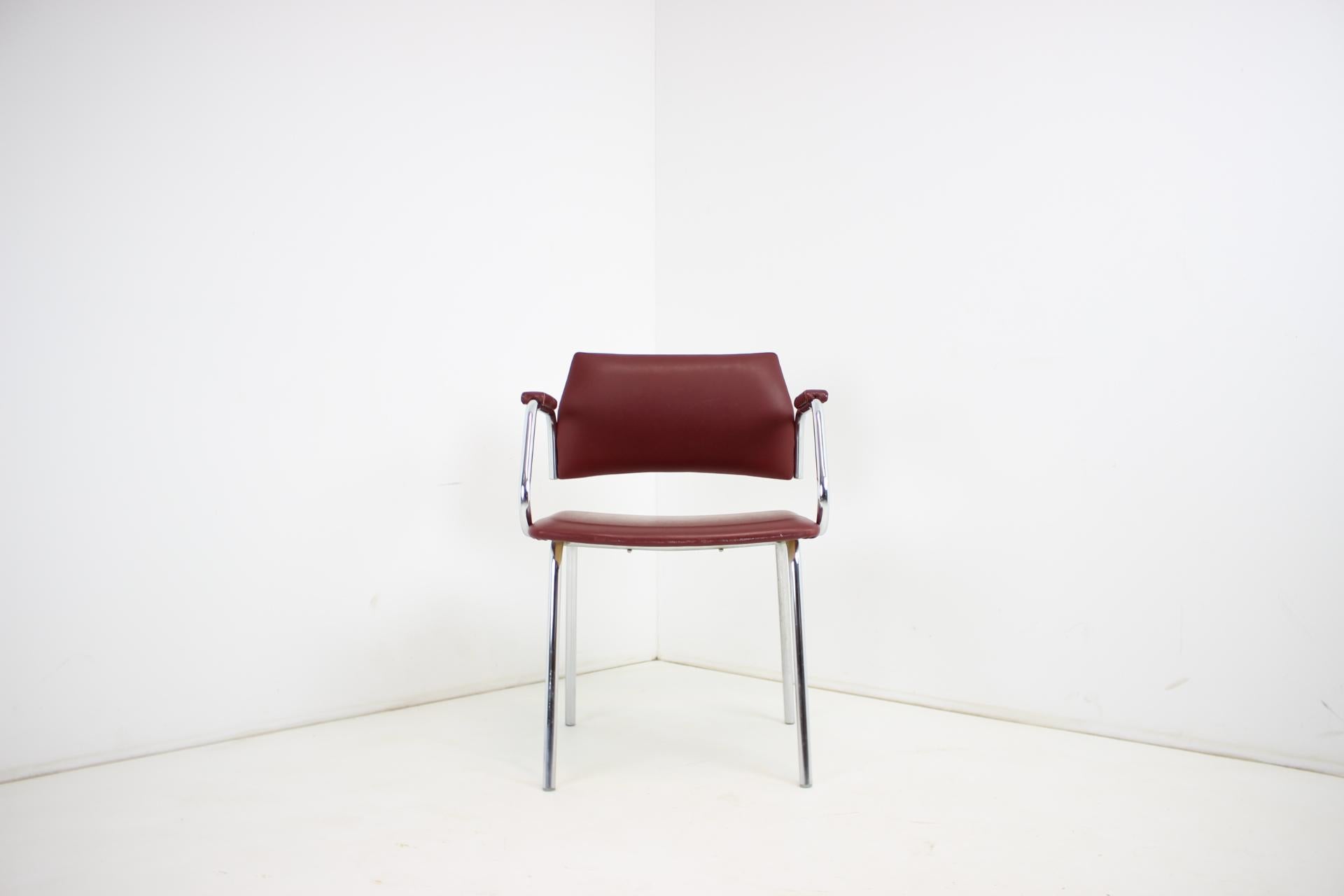 Chrome (Faux) Leather Armchair by Kovona, 1980's, Czechoslovakia In Good Condition For Sale In Praha, CZ