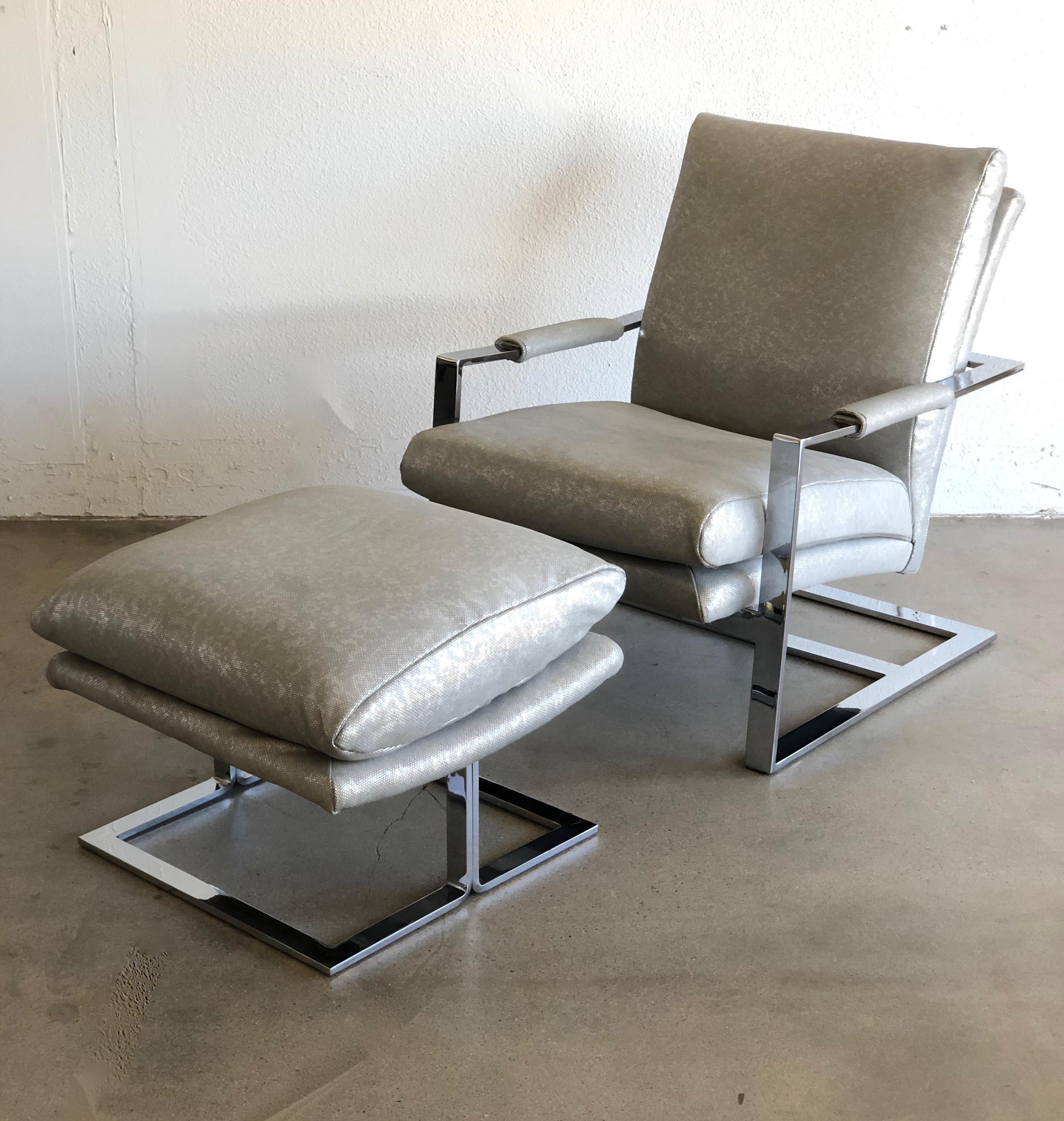 Chrome Flat Bar 1970s Lounge Chair and Ottoman in Silver Grey Metallic Leather For Sale 5