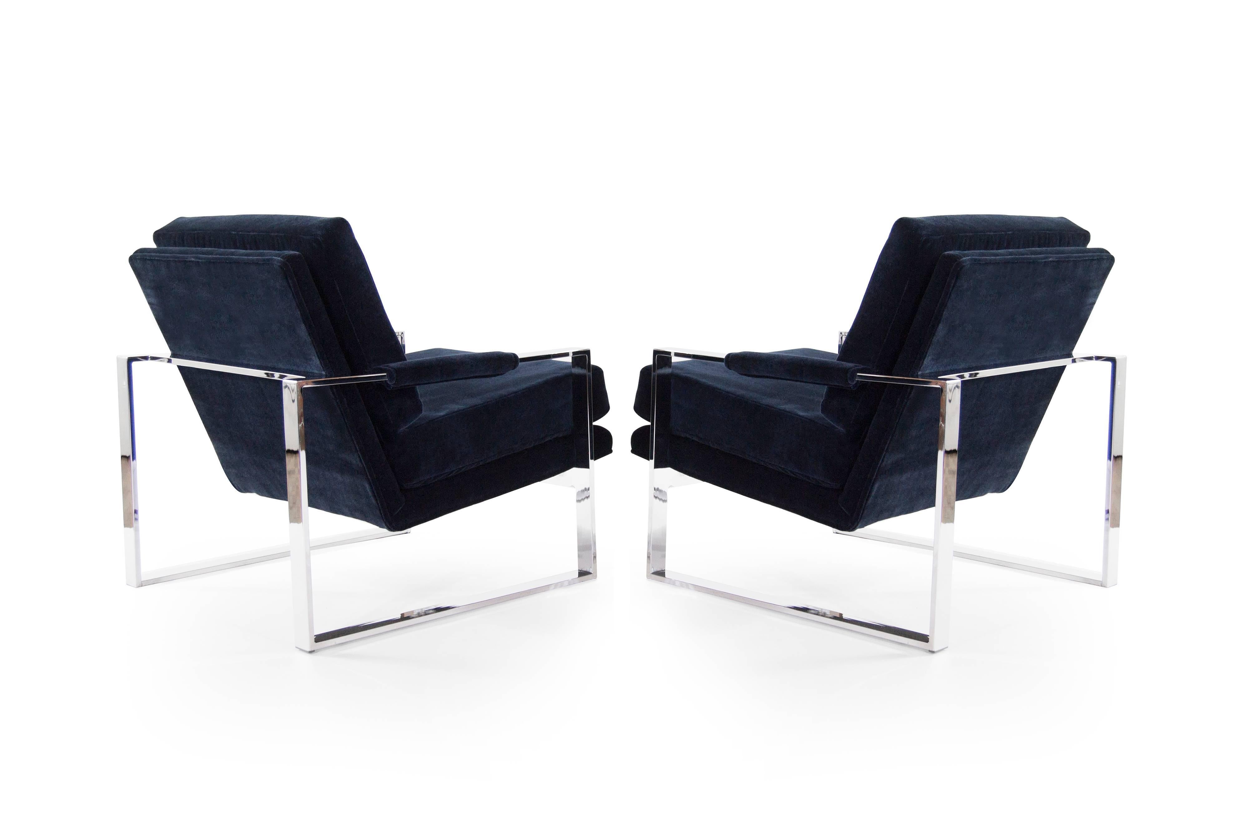 Pair of Chrome Flat Bar Lounge Chairs by Milo Baughman In Excellent Condition In Westport, CT