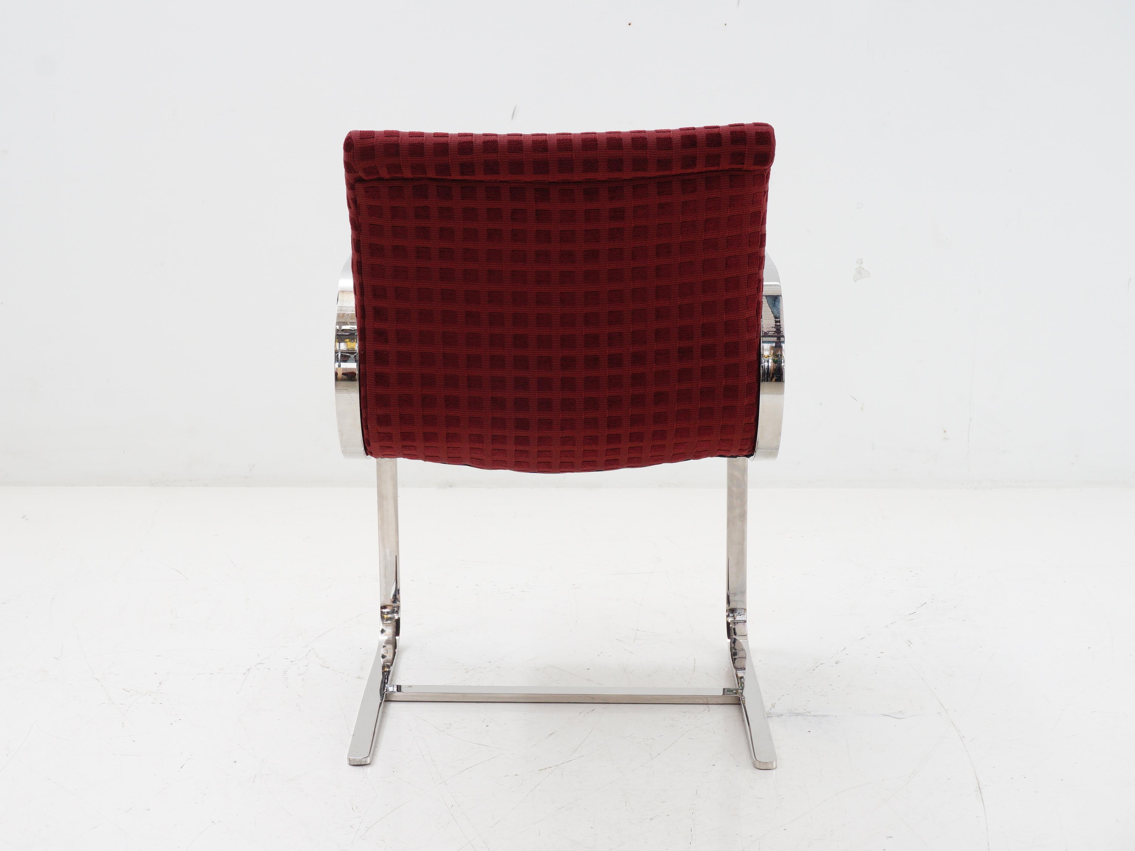 Bauhaus Chaise cantilever à barre plate chromée, 1970