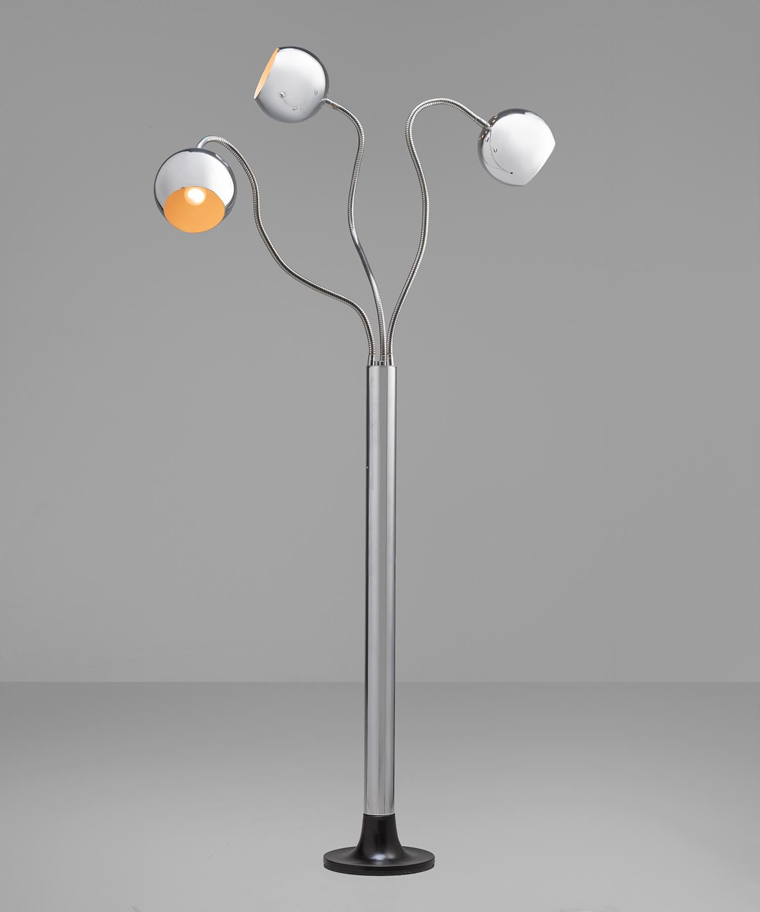 Chrome floor lamp by Goffredo Reggiani, Italy, circa 1970

Futuristic floor lamp with three articulating arms.