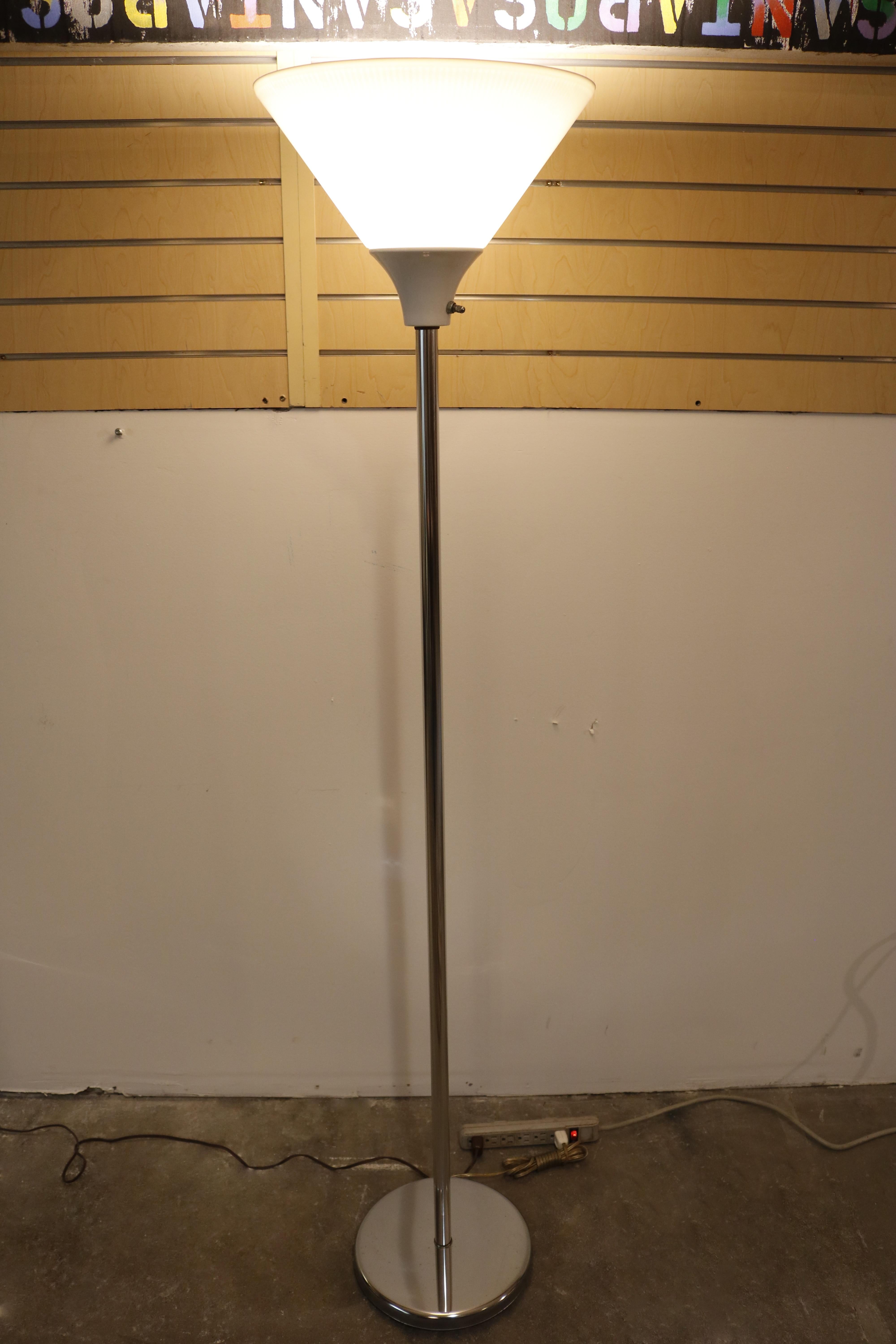 Chrome Floor Lamp 1970's In Excellent Condition For Sale In Pasadena, CA