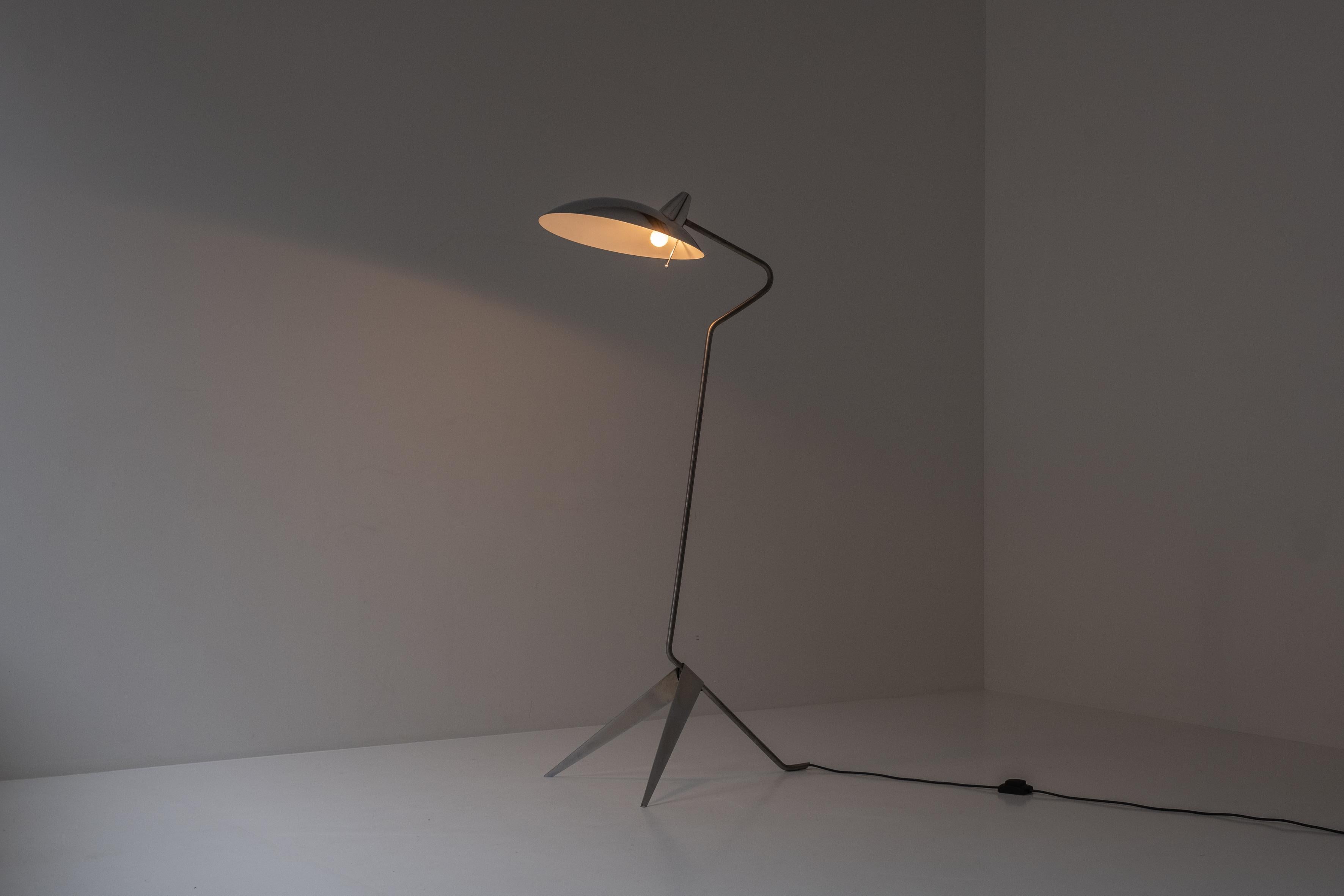 Chrome floor lamp from the 1970s.  In Good Condition For Sale In Antwerp, BE