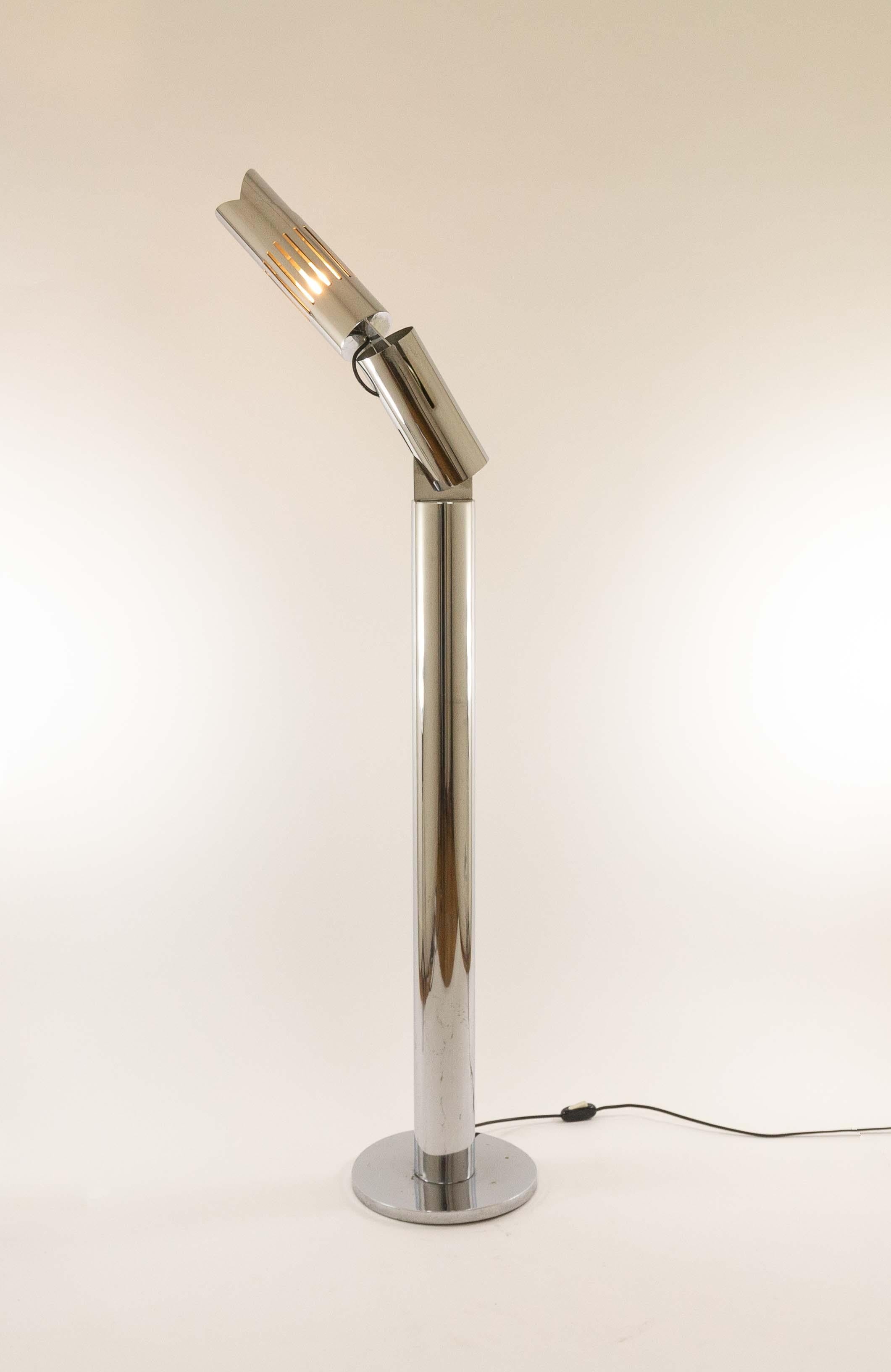 Chrom-Stehlampe, Modell Cobra, von Gabriele D'Ali für Francesconi, 1970er Jahre (Moderne der Mitte des Jahrhunderts) im Angebot