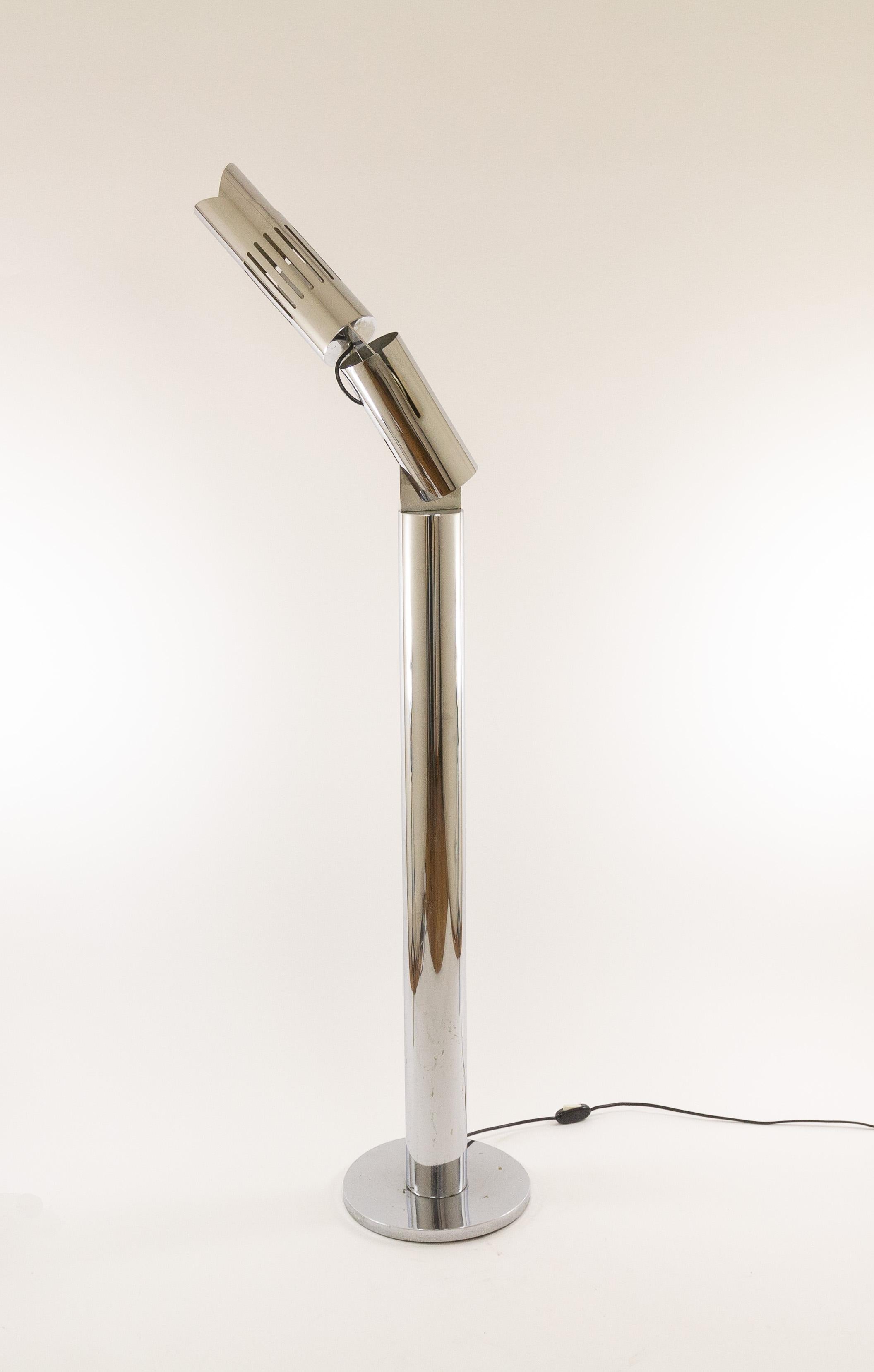 Mid-Century Modern Chrome Floor Lamp, Model Cobra, by Gabriele D'Ali for Francesconi, 1970s For Sale