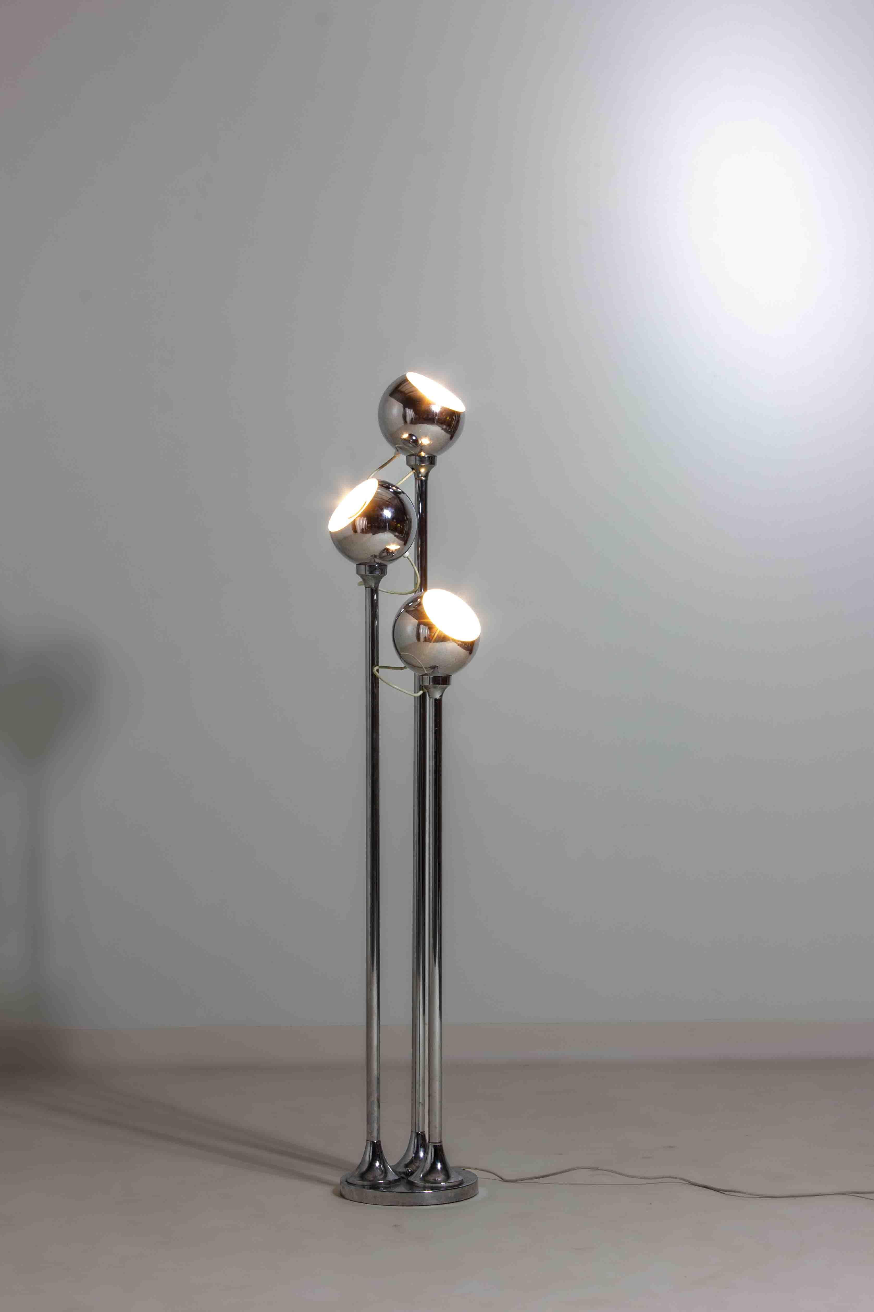 Space Age Chrome floor lamp with adjustable metal ball-shaped lights, Italy 1970s For Sale
