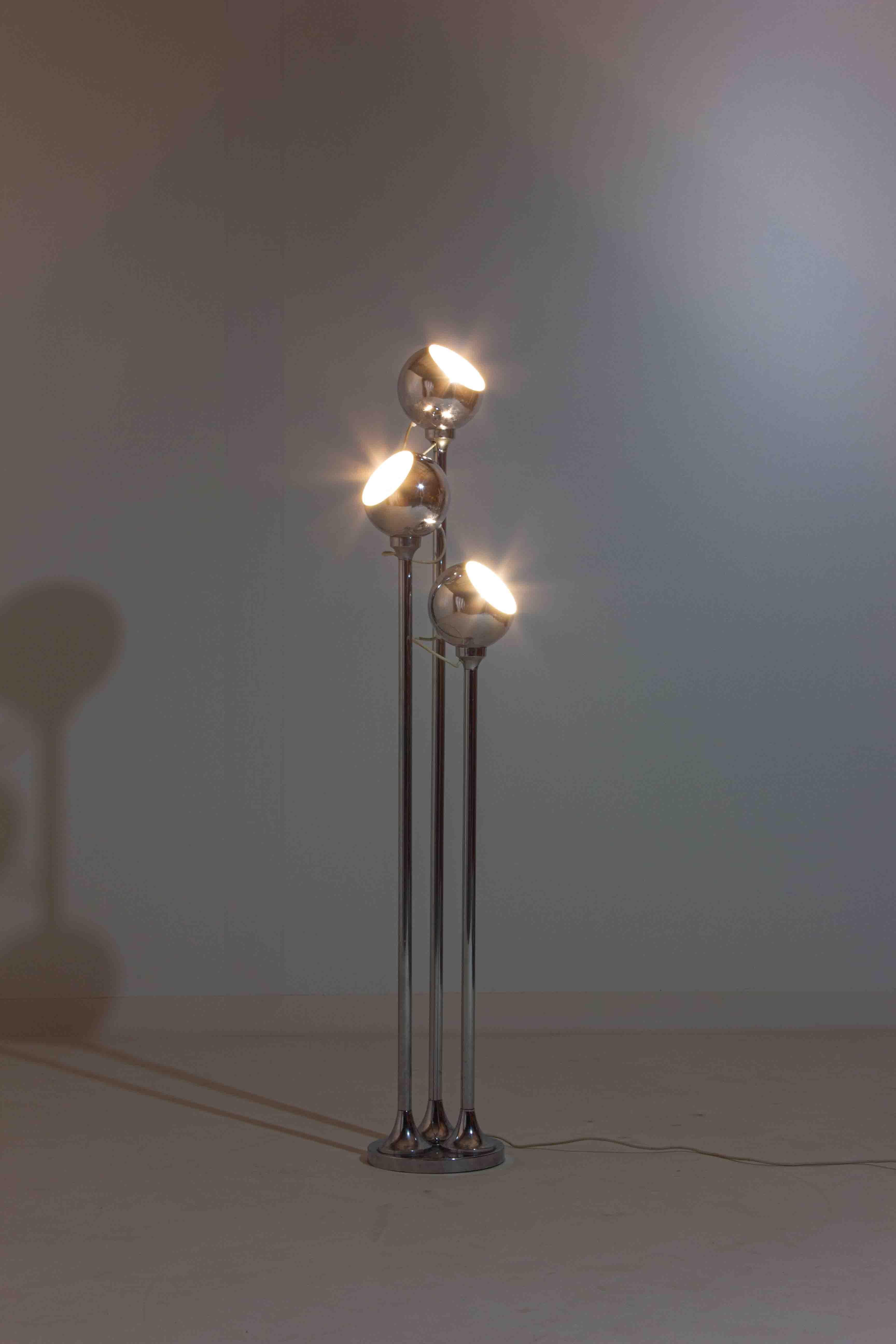 Late 20th Century Chrome floor lamp with adjustable metal ball-shaped lights, Italy 1970s For Sale