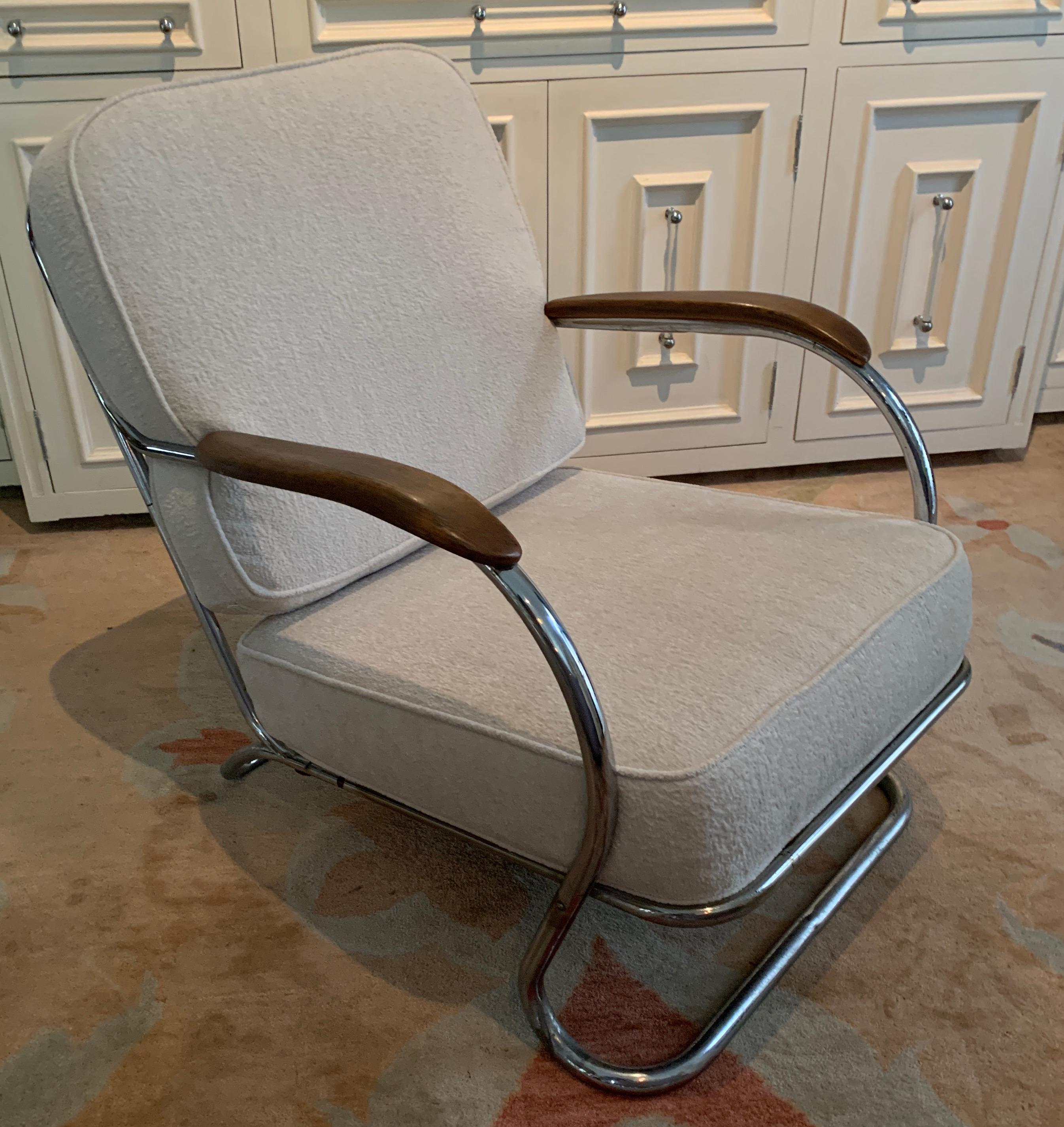 Mid-Century Modern Mucke-Melder Mid Century Tubular Steel Chair with Wood Arms