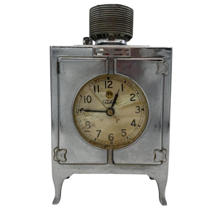 Dies ist eine original GE Kühlschrank elektrische Uhr. Nur 4 Jahre lang produziert (1928 bis 1931), wurden nur 21.460 dieser Uhren hergestellt. Diese Uhren wurden nie an die Öffentlichkeit verkauft, sondern beim Kauf eines GE Monitor Top