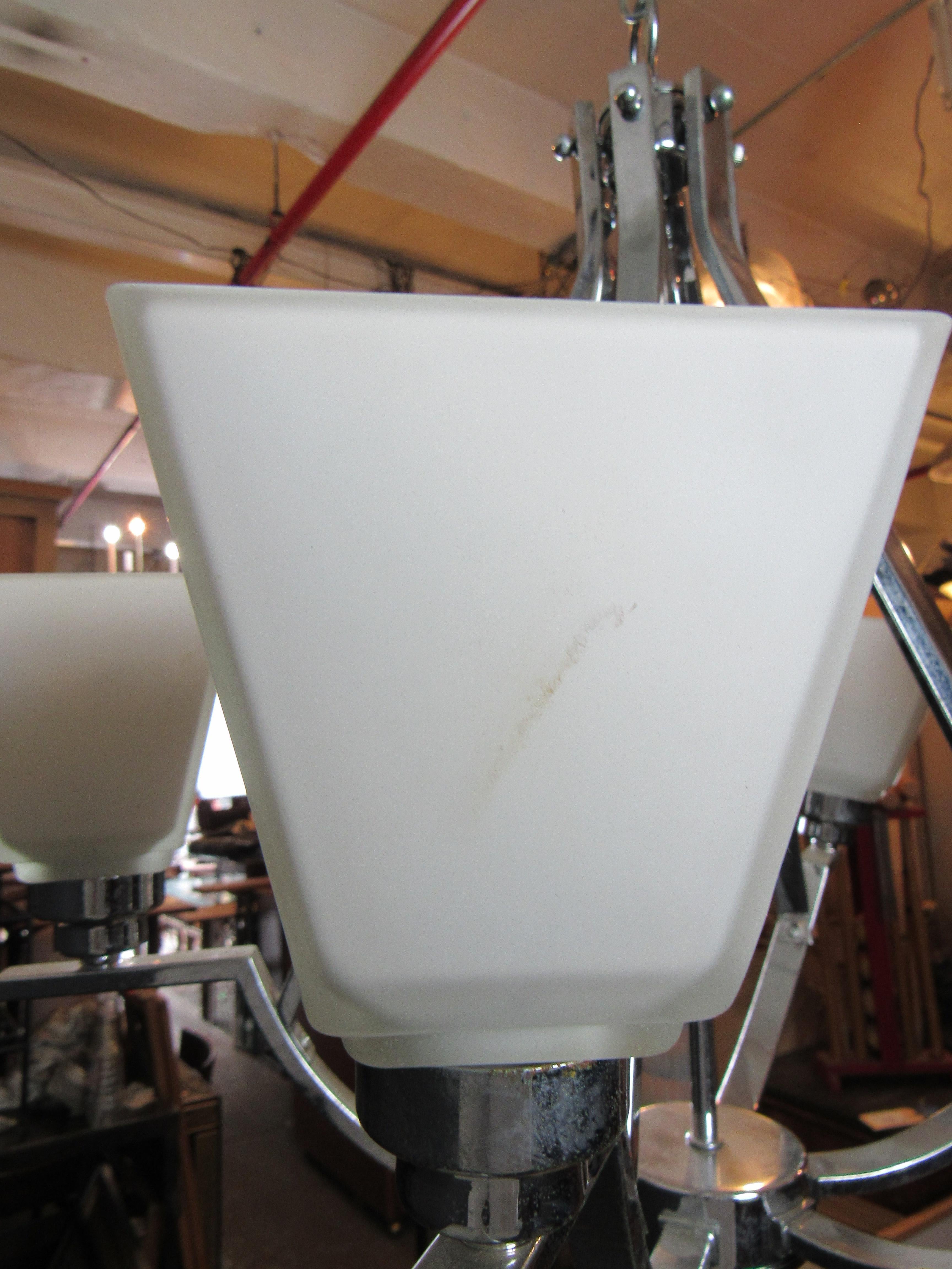 Lampadario in vetro e cromo in vendita 1