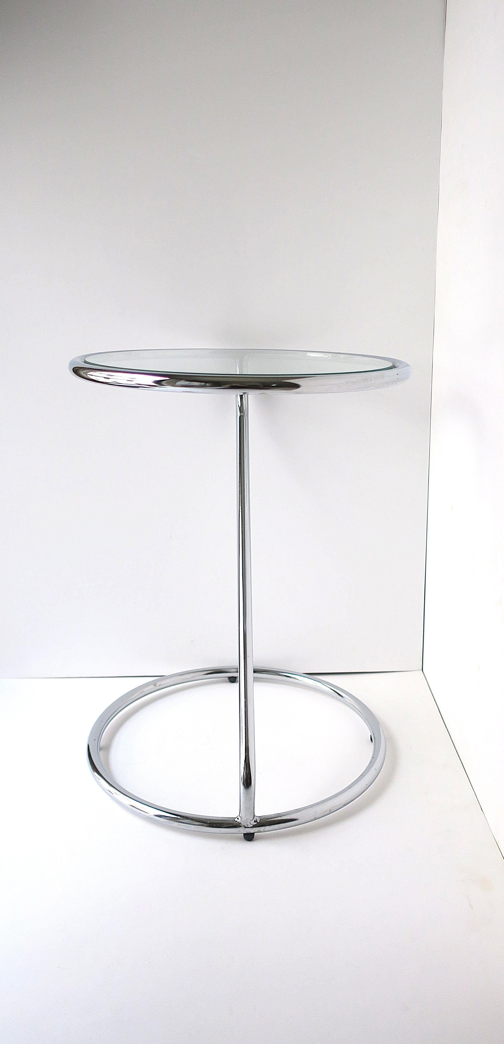 20ième siècle Table tournante pour boissons en verre chromé en vente