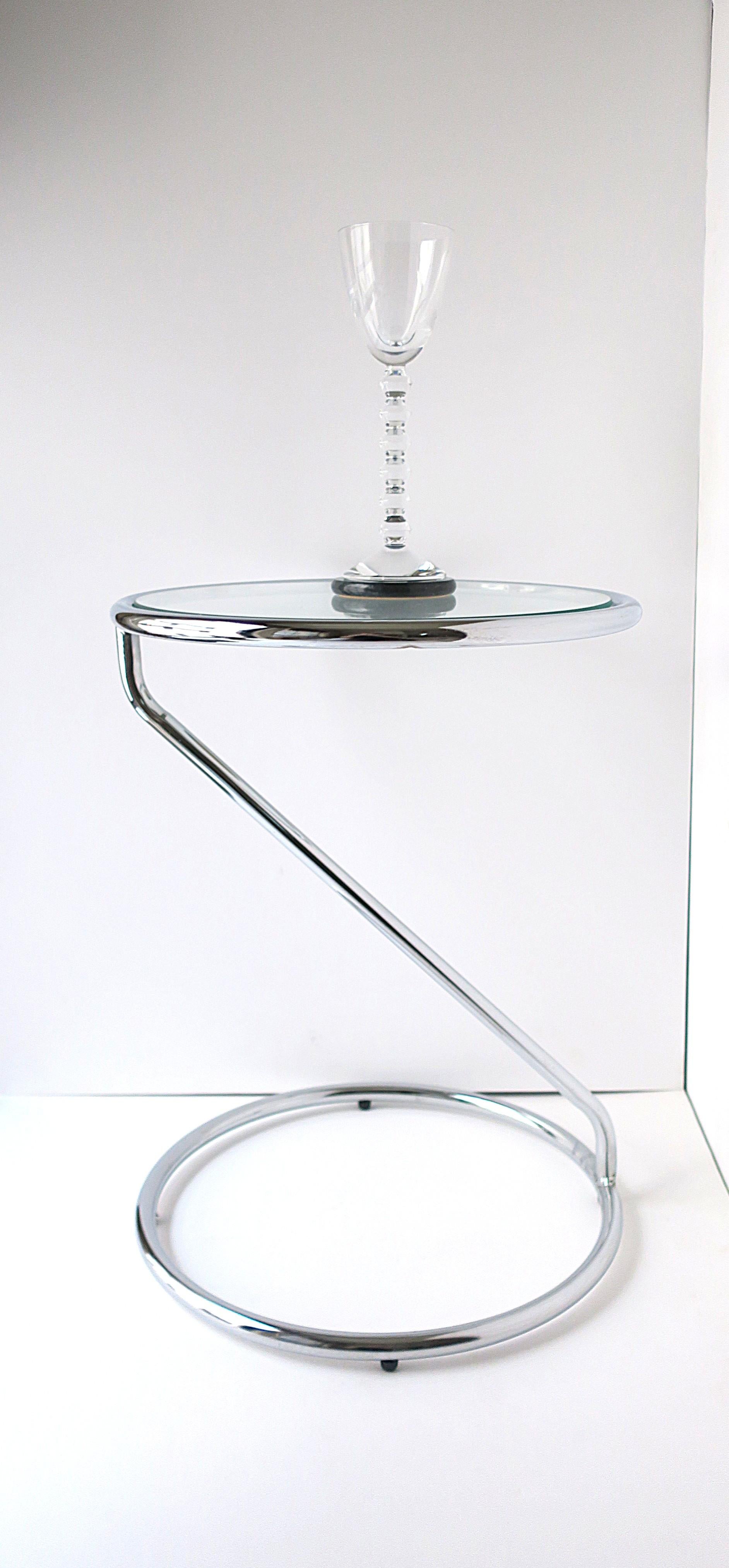 Table tournante pour boissons en verre chromé en vente 1