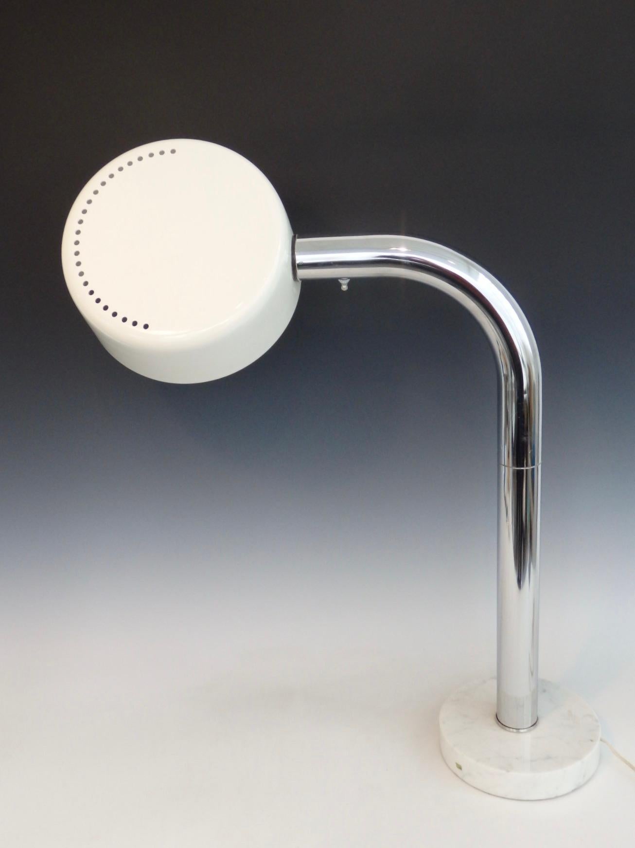 20th Century Chrome Gooseneck Desk Lamp on Italian Marble Base with Adjustable Deflector