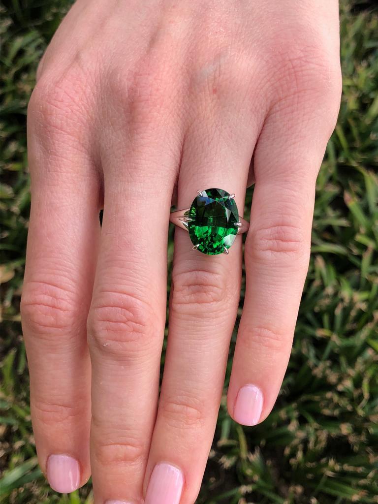 Chrome Green Tourmaline Ring 7.70 Carats  In New Condition In Beverly Hills, CA