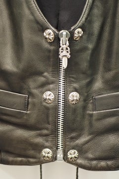 Corsé tipo chaleco de cuero negro de Chrome Hearts, talla M