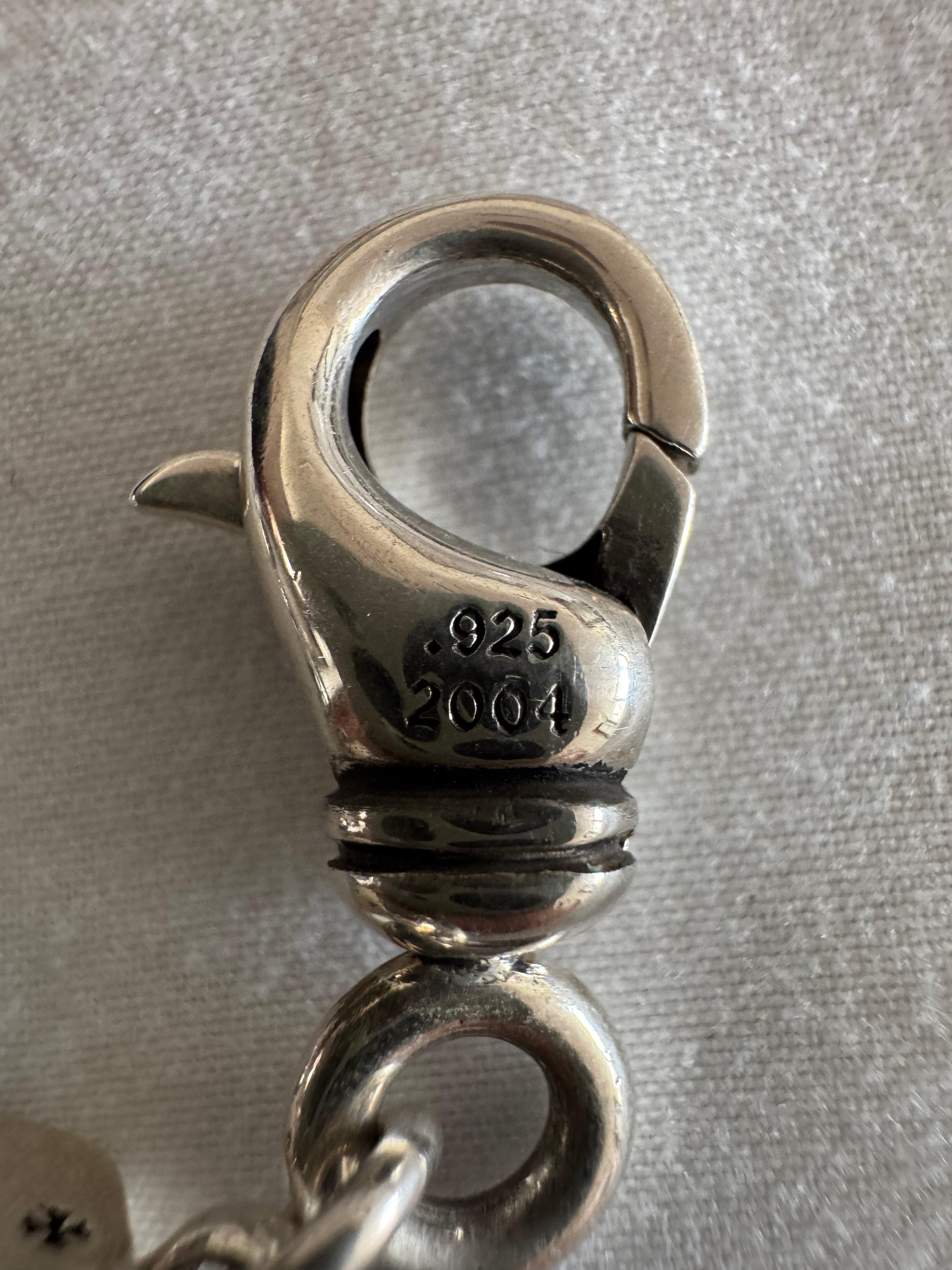 Bracciale Charm Chrome Hearts in argento sterling nero con croce a dadi rotanti in vendita 5