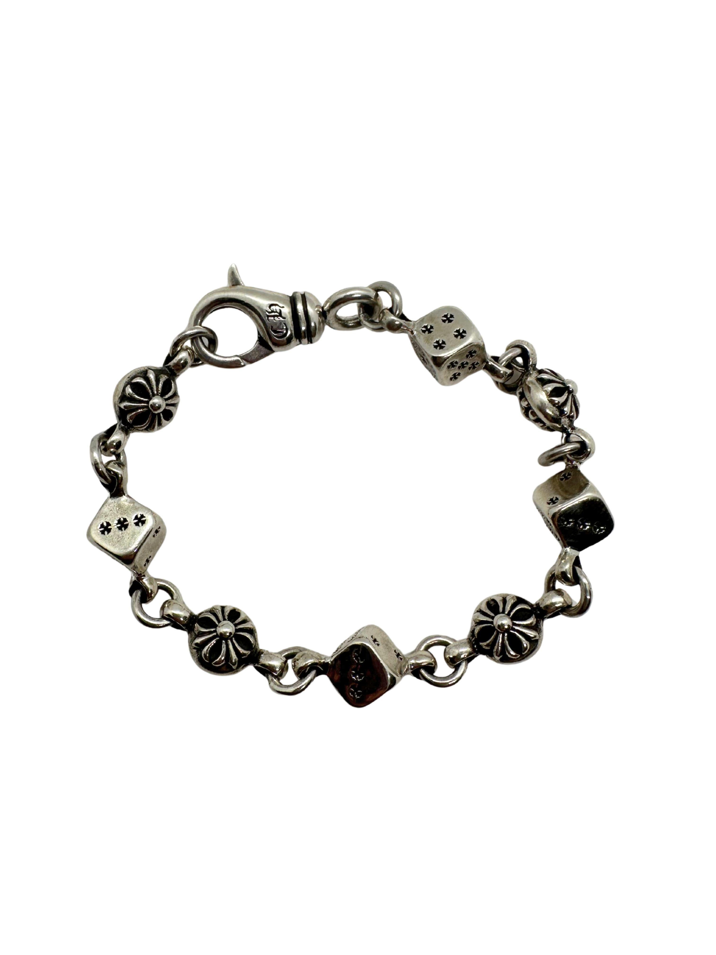 Argento 925 (Metalli e materiali testati per la verifica)
Splendida fattura 
Pre-Owned Excellent Condition - Pochi graffi sulla superficie ma non visibili ad occhio nudo
Peso: 40 grammi
Lunghezza: 7,5 pollici
Acquista da Japan Pre-Owned Designer