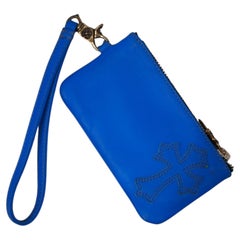 Astuccio a forma di croce in pelle blu di Chrome Hearts