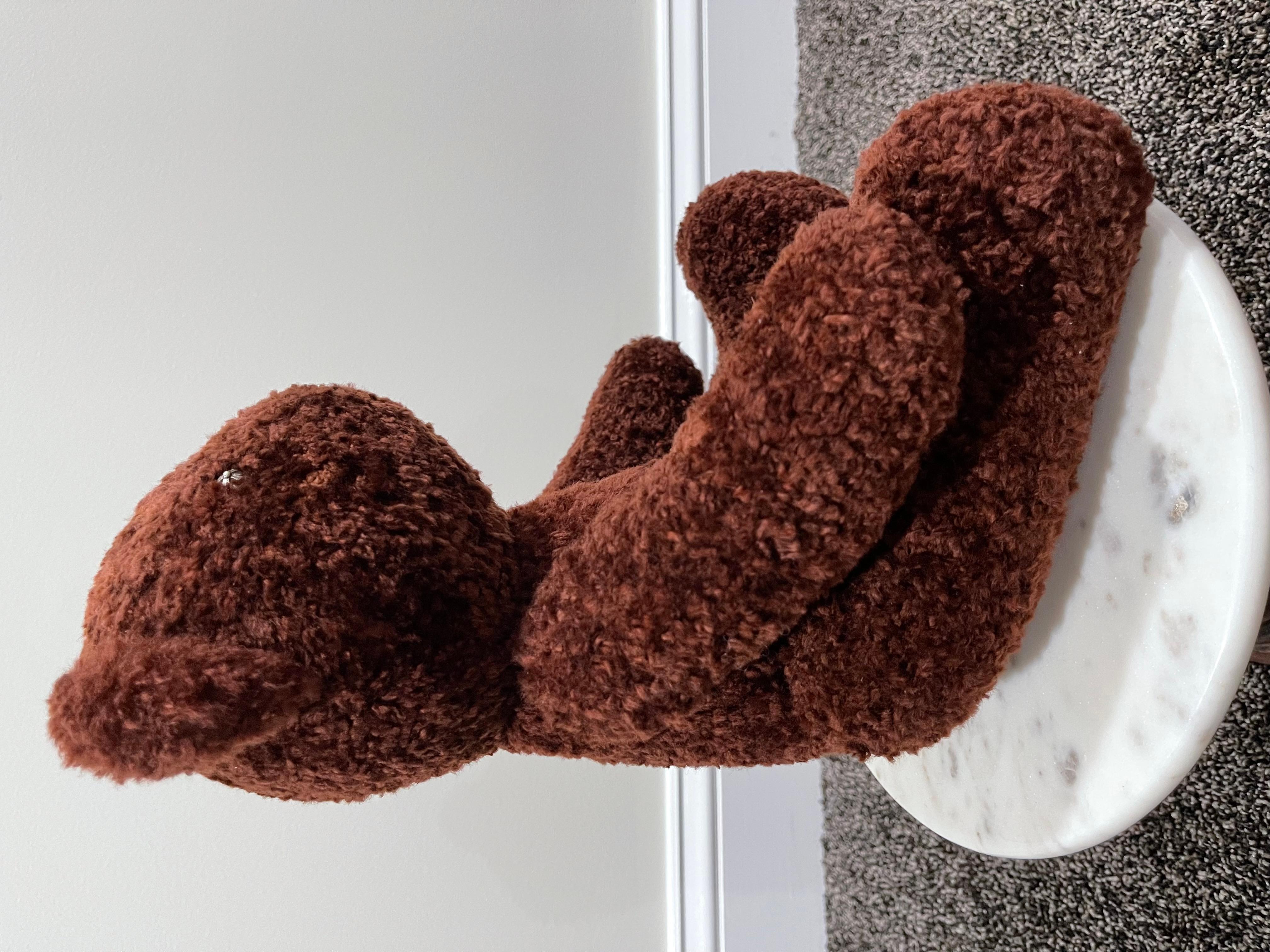 Chrome Hearts Osito de peluche de lana marrón plateado
Nuevo
Detalles de los herrajes de plata .925
Oso de peluche Chrome Hearts muy raro
Pieza suave y loca de poseer

Todas las ventas son definitivas