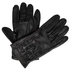 Guanti Chrome Hearts con patch per il cimitero