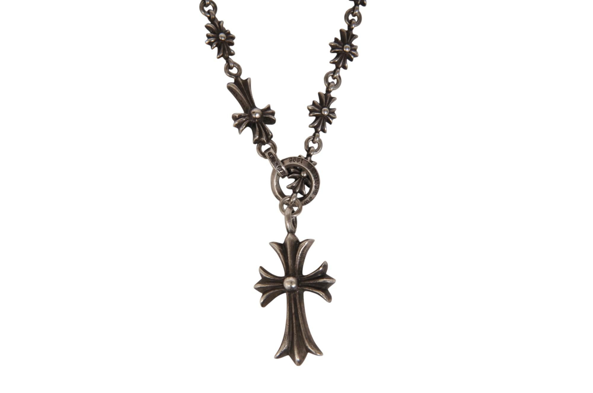 - 925 silver

- Adjustable

- Made in the USA



Condition: 

The chain is in overall great condition with no major imperfections 



Measurements: ( Approximately In Inches ) 

13 inch when laying flat and the loop is on the first link as shown in