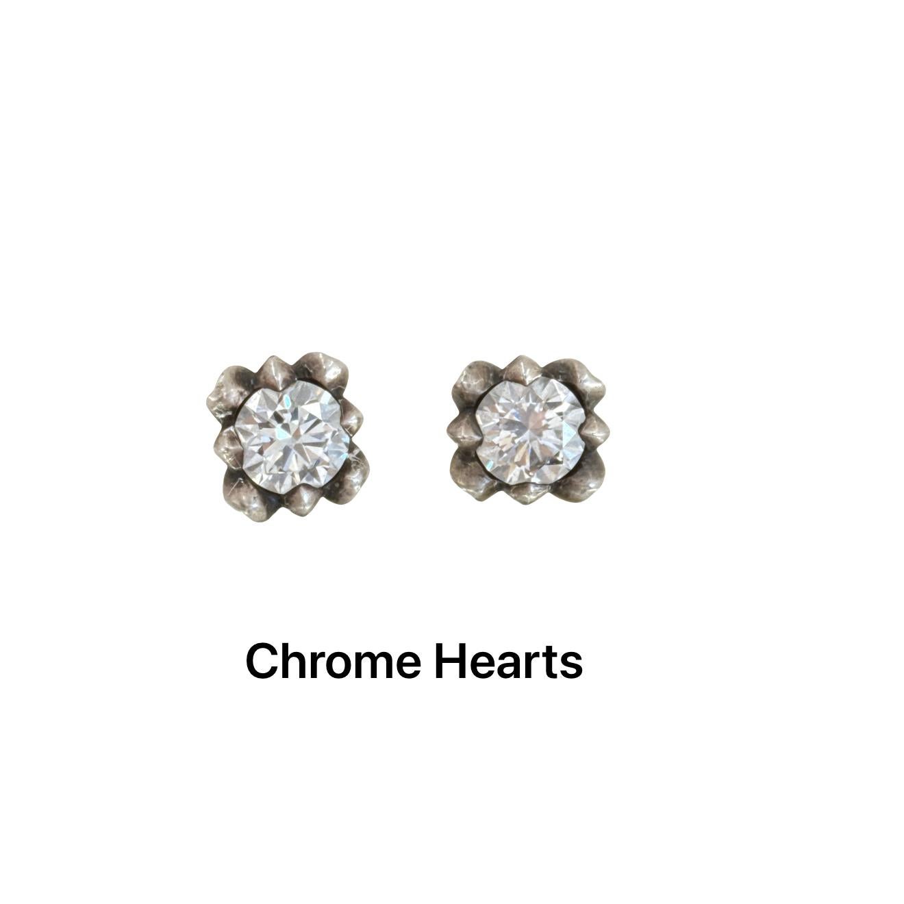 Taglio brillante Orecchini con diamante Chrome Hearts in vendita