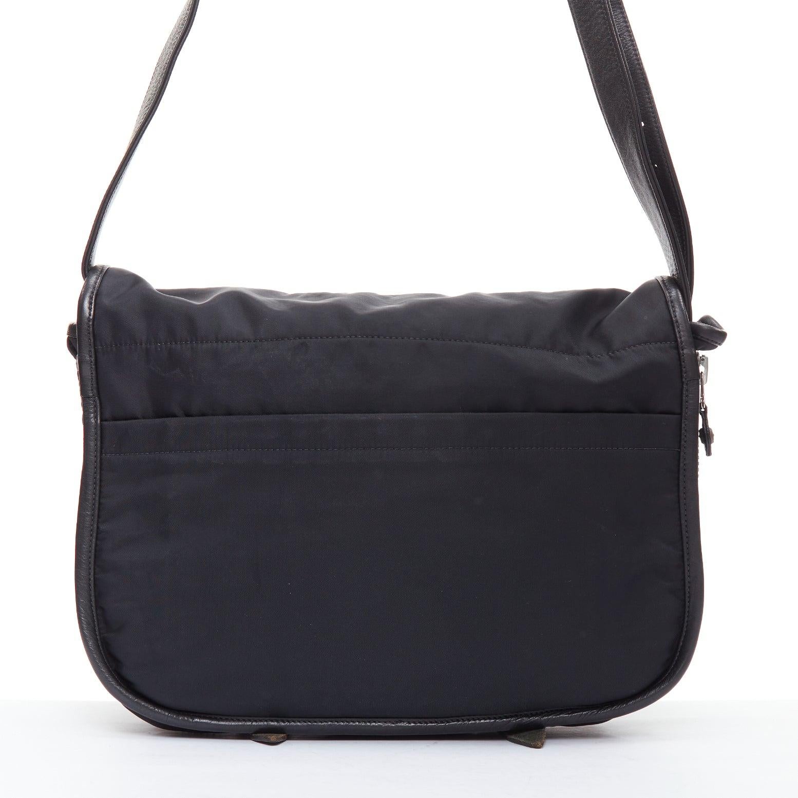 De las mujeres CHROME HEARTS Gunslinger Bolso bandolera de nailon negro con logotipo plateado y asa de mano en venta