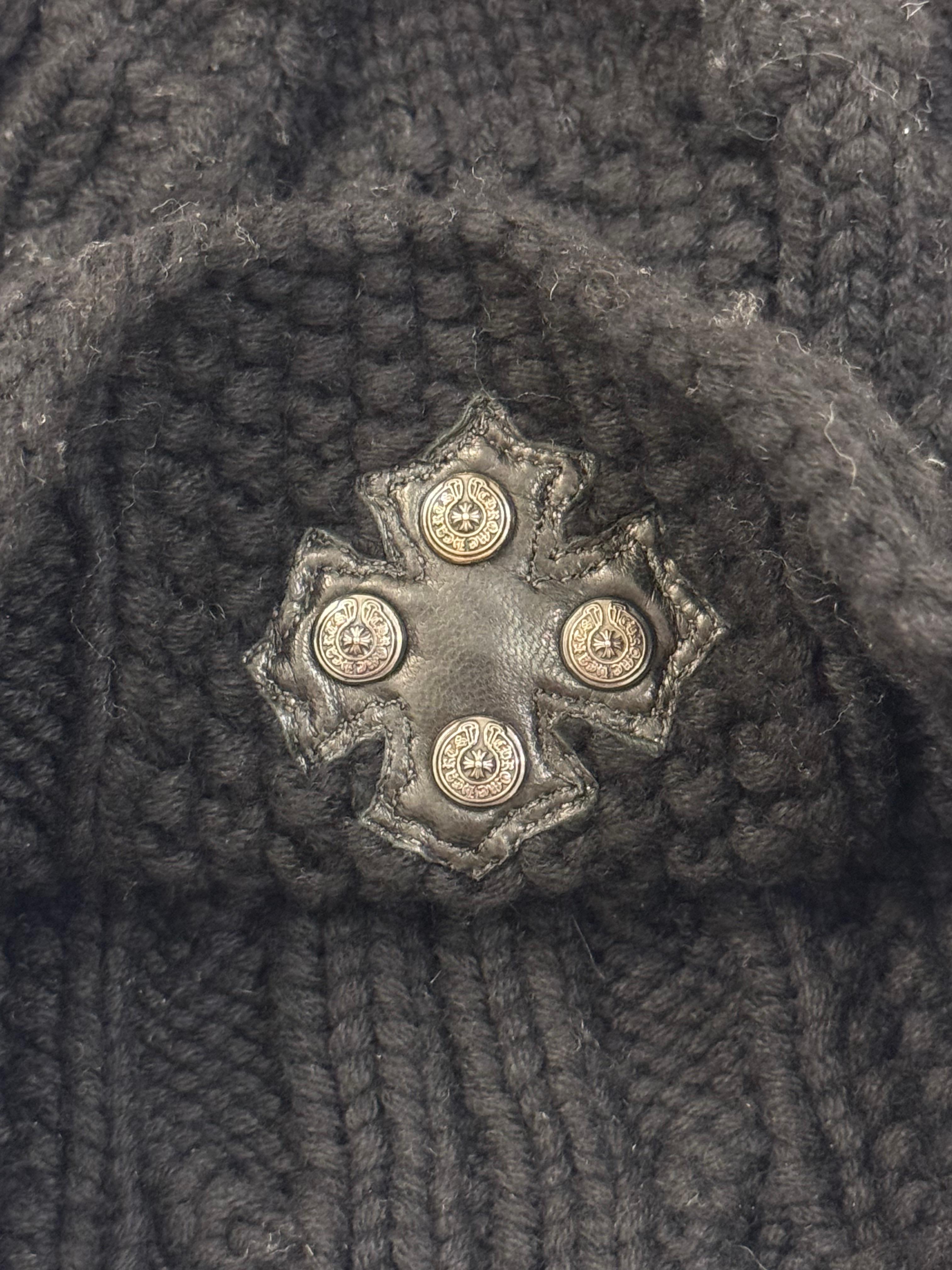 Nero Chrome Hearts raro berretto in maglia di cashmere con patch in pelle argentata in vendita