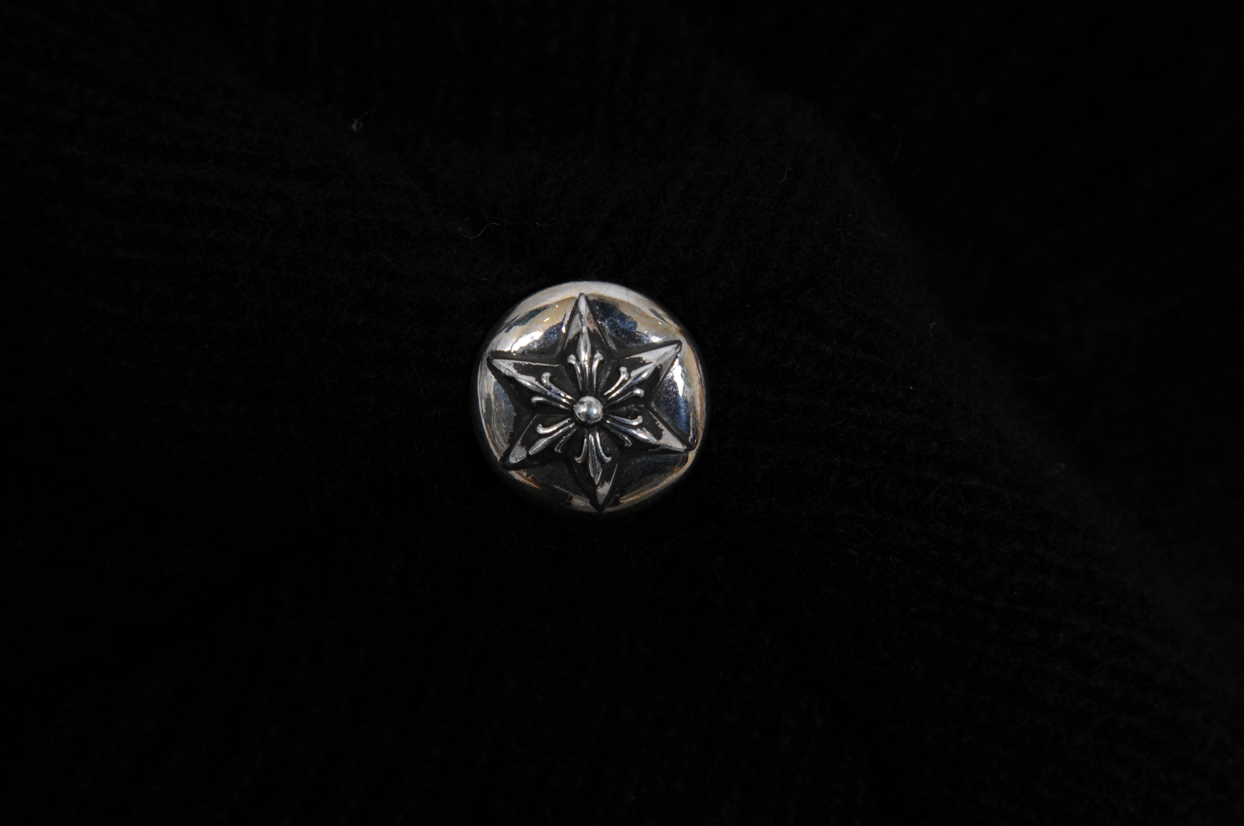 Chrome Hearts Gorro con Logotipo Cruzado Negro Blanco Cachemira .925 Scroll Cross en venta 2