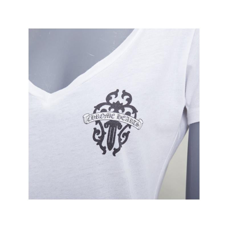 CHROME HEARTS tshirt à col en U en coton blanc imprimé du logo noir L
Référence : NKLL/A00565
Marque : Chrome Hearts
MATERIAL : Semblable à du coton
Couleur : Blanc, Noir
Motif : Solide
Fermeture : Pull-over

CONDITION :
Condition : Bon, cet article