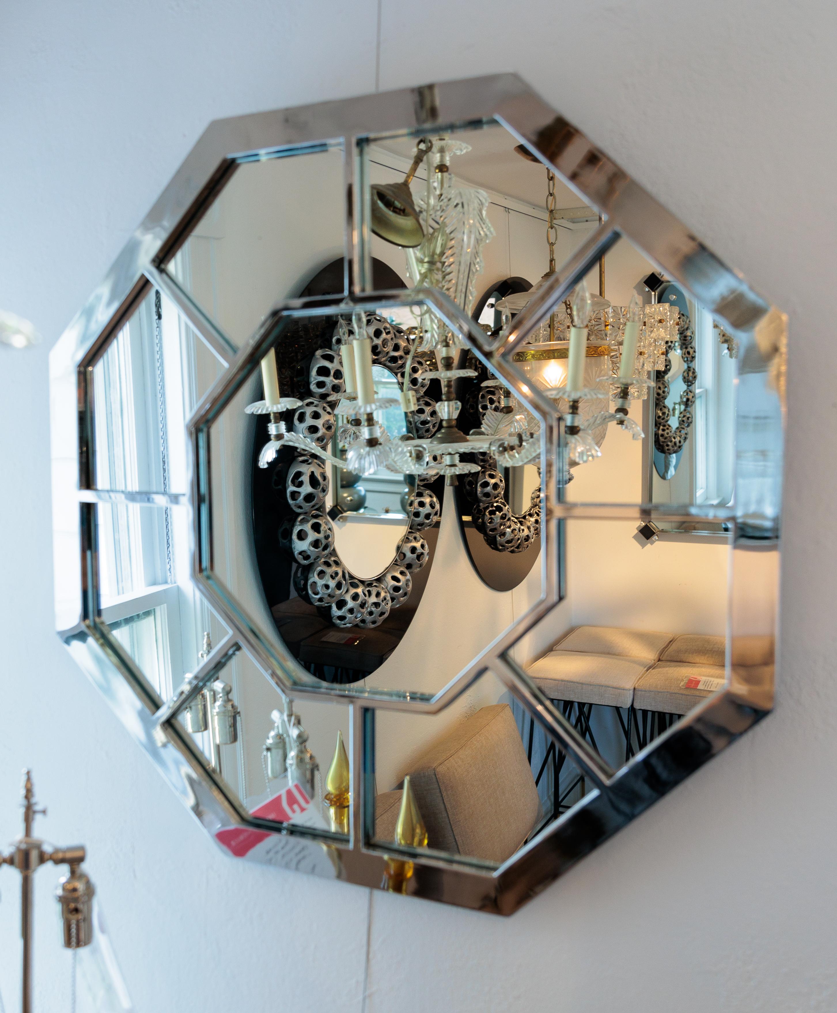 20ième siècle Miroir octogonal chromé en vente