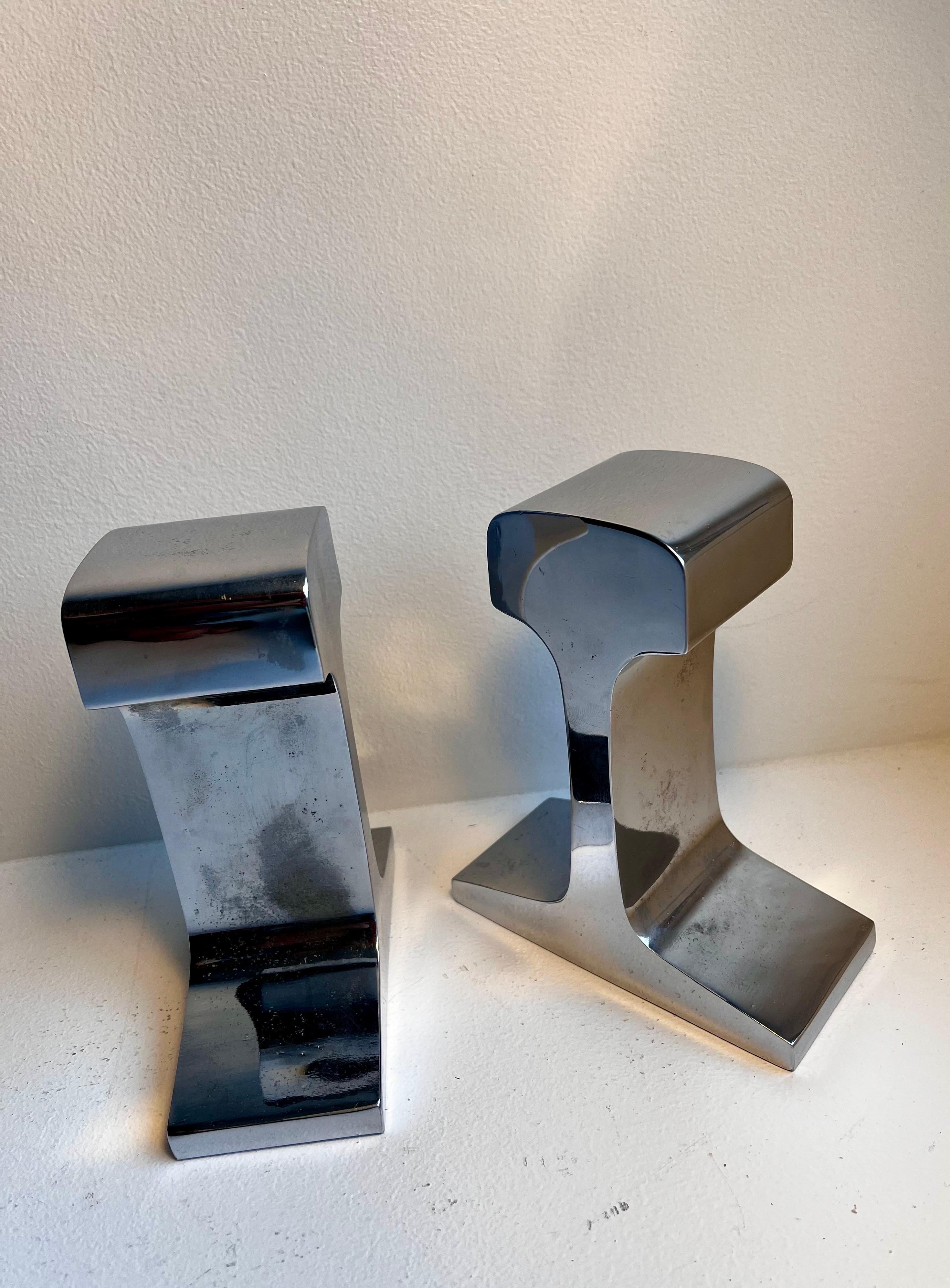 Mid-Century moderno Fermalibri a I+I cromati in vendita