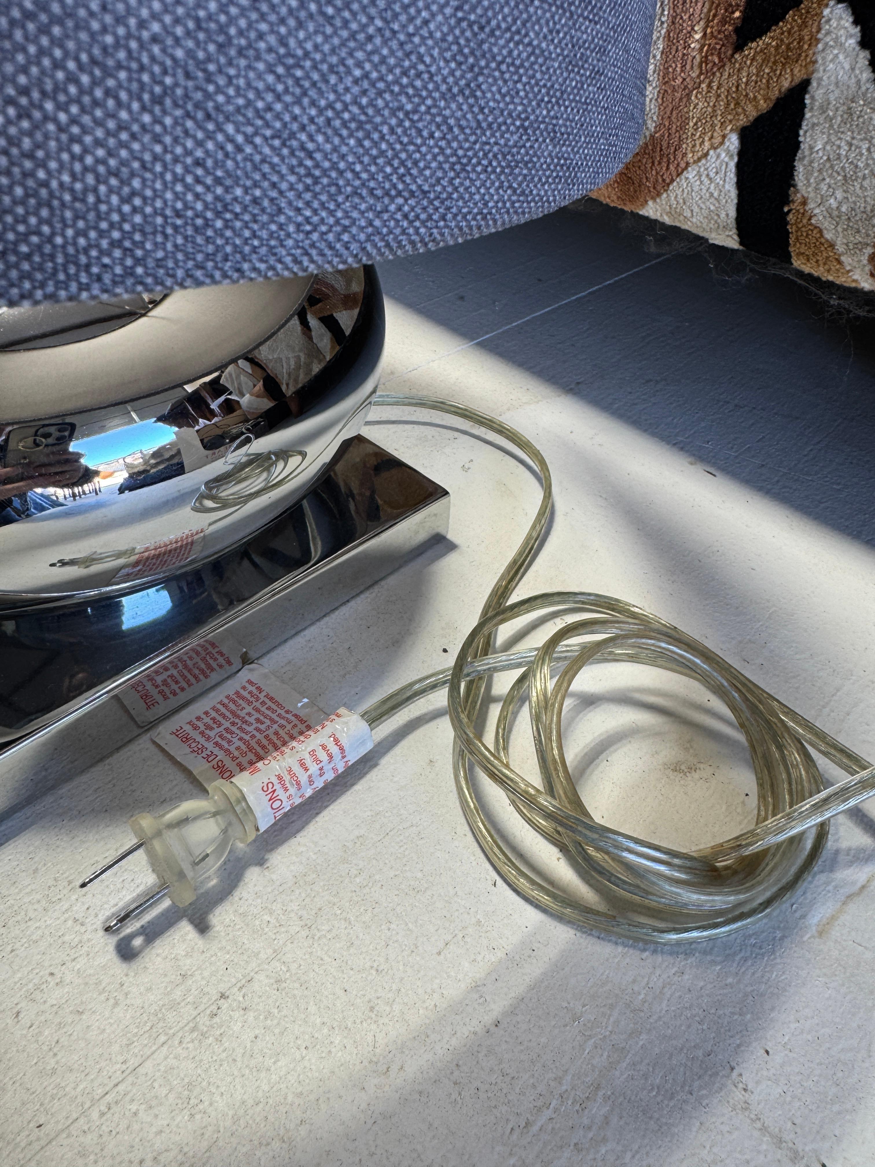 Lampes chrome avec abat-jour en vente 2