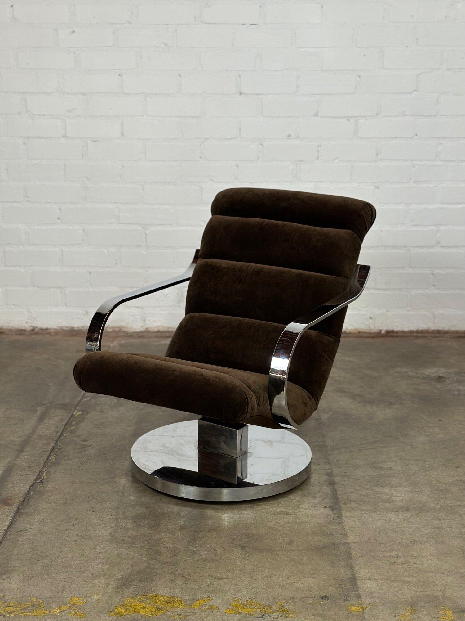 Chrome Lounger in Chocolate Velvet In Good Condition In Los Angeles, CA