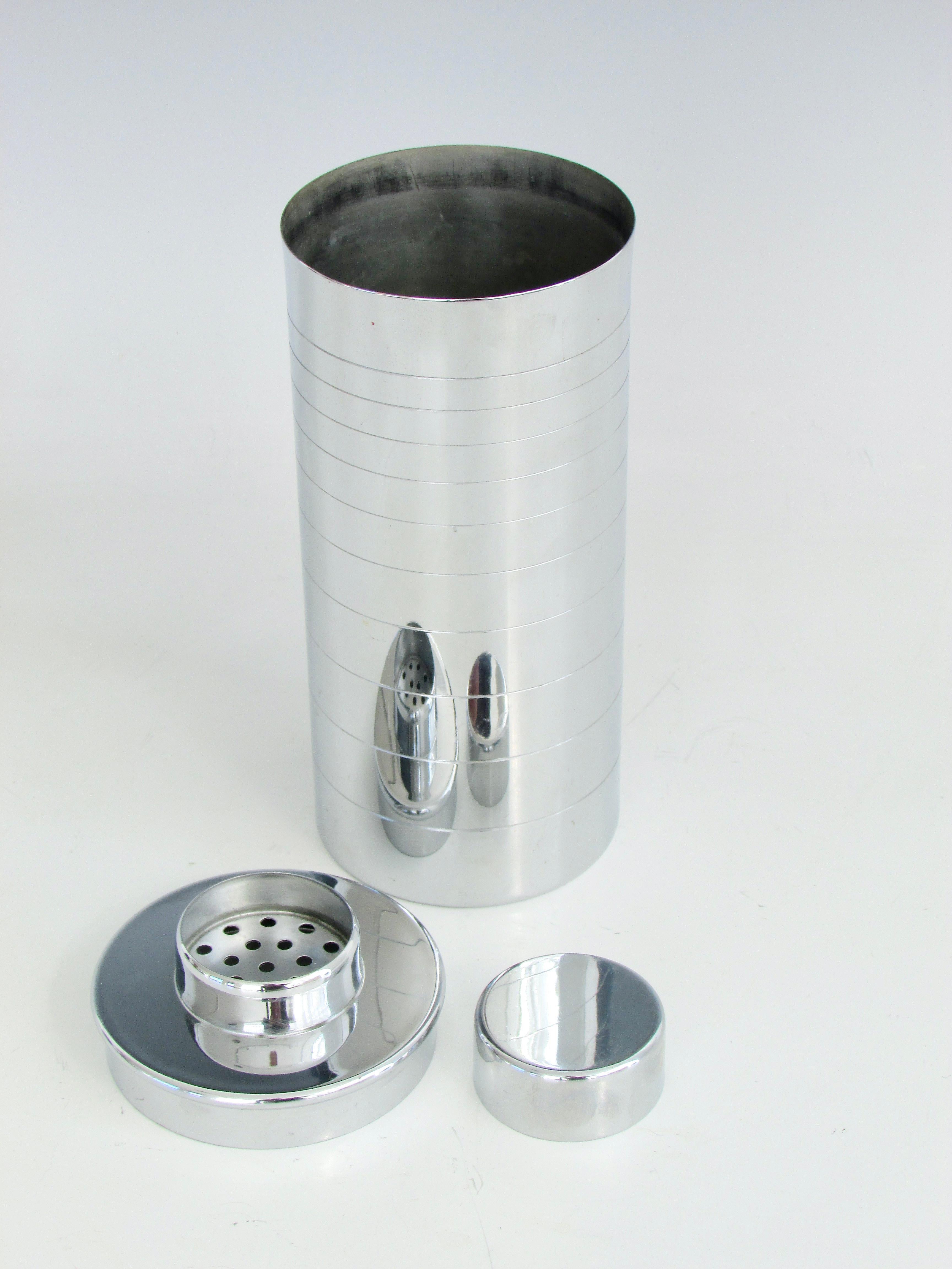 20th Century Chrome Manning Bowman Art Deco Machine Age Cocktail Shaker