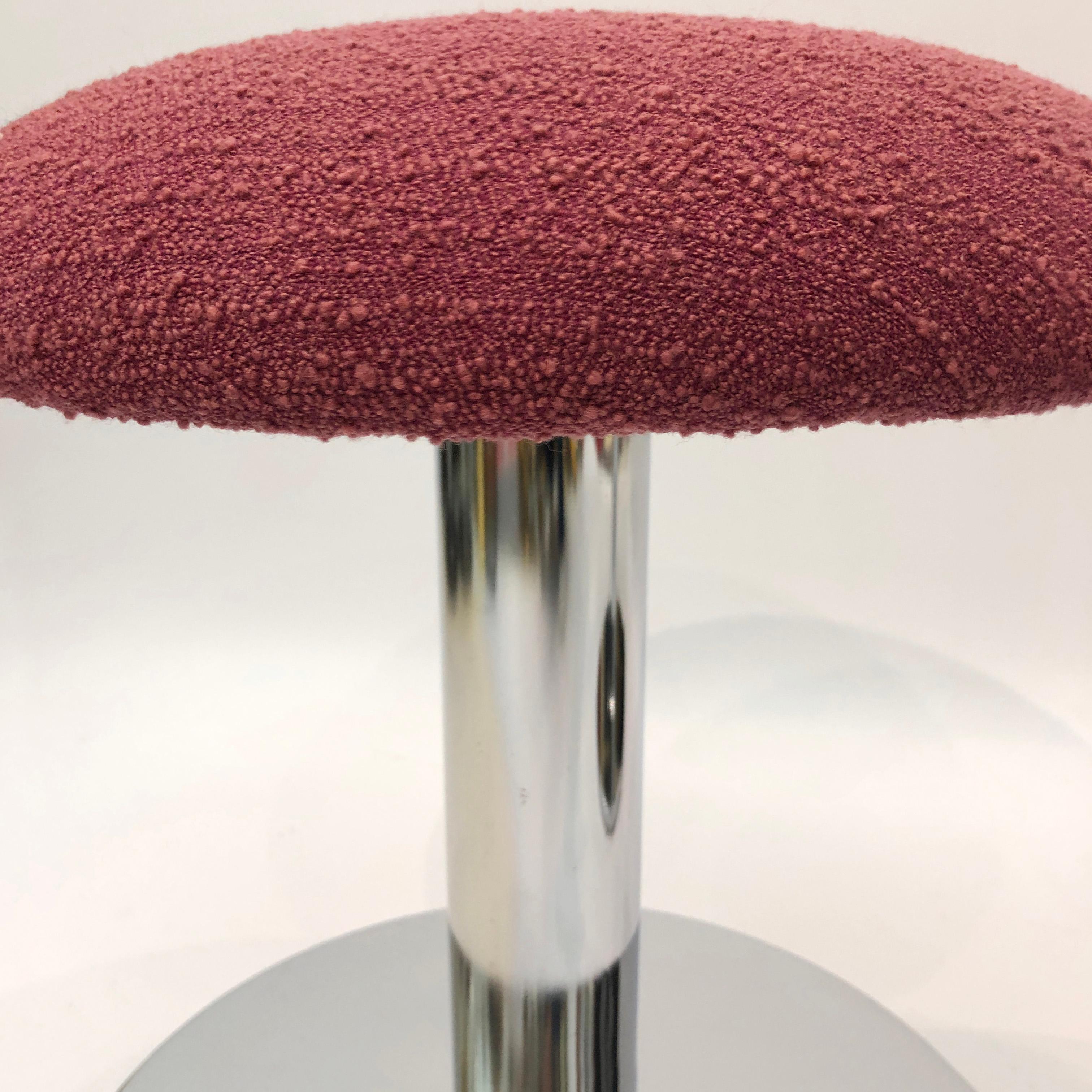 maroon color in stool