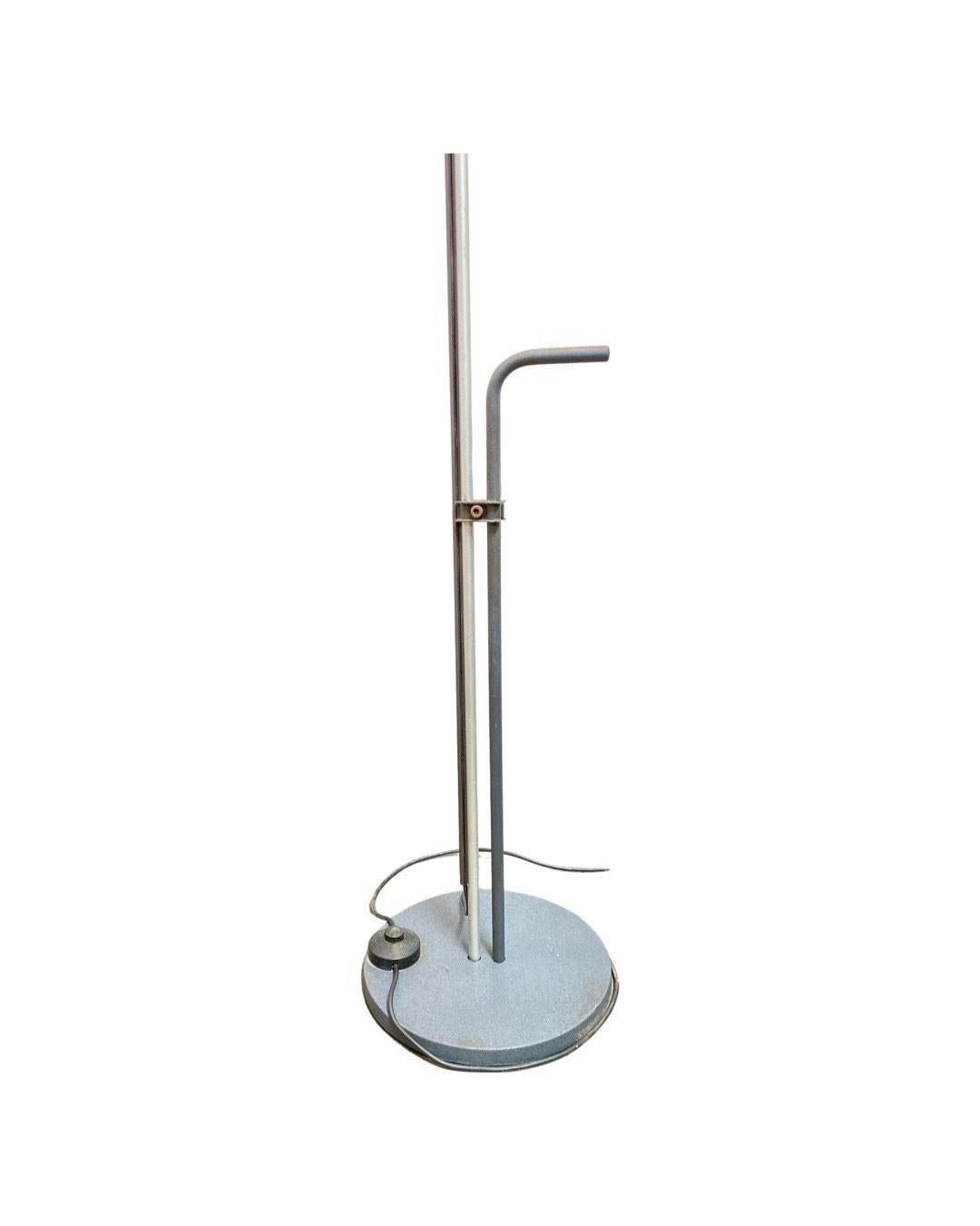 Chrome Memphis Style Adjustable Italian Floor Lamp In Excellent Condition For Sale In Van Nuys, CA