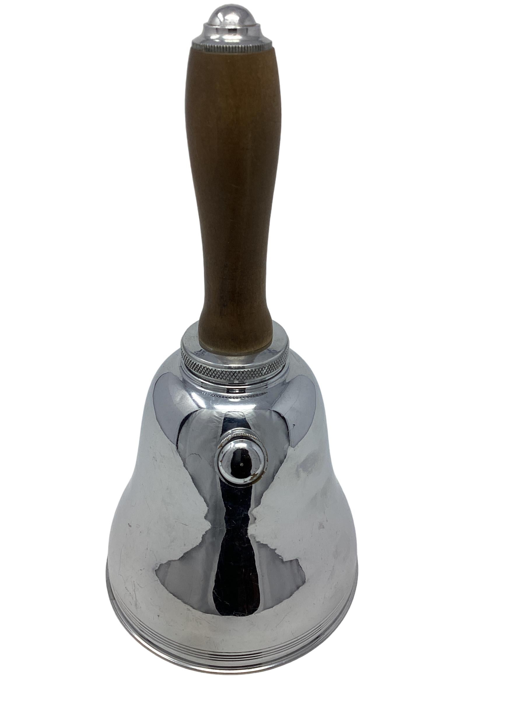 Chrome Mid Century Town Crier Bell Shaped Cocktail Shaker  In Good Condition In Chapel Hill, NC