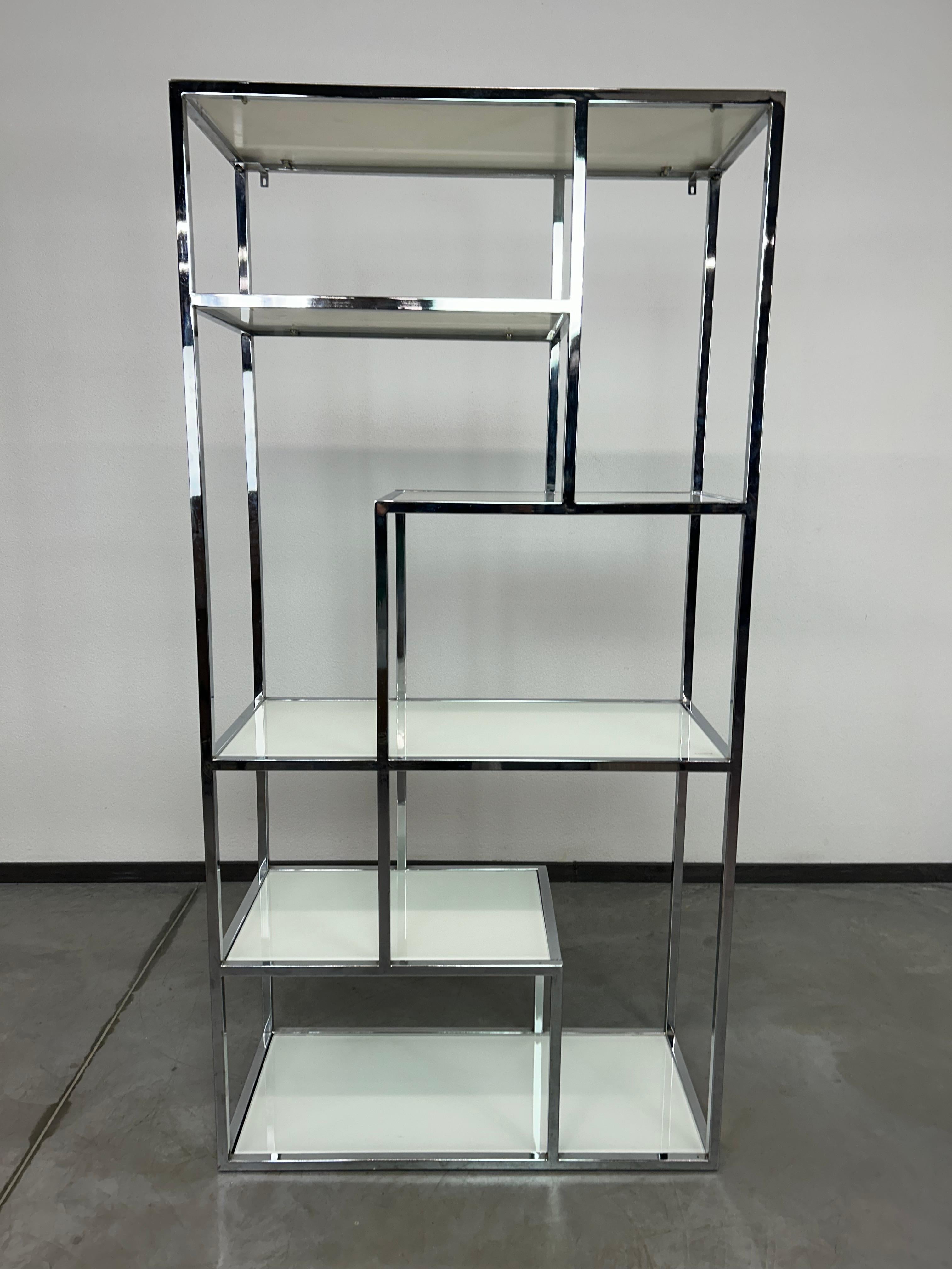 Glass Chrome mid-century modern etagere by Milo Baughman For Sale
