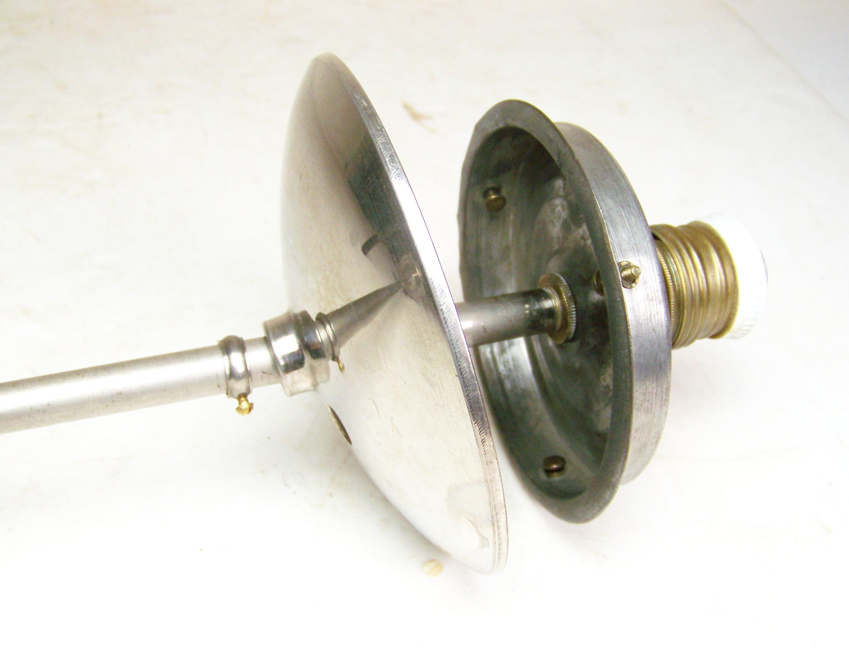 Lampada a sospensione Bauhaus in vetro lattimo cromato - anni '30 In condizioni buone in vendita a Praha, CZ