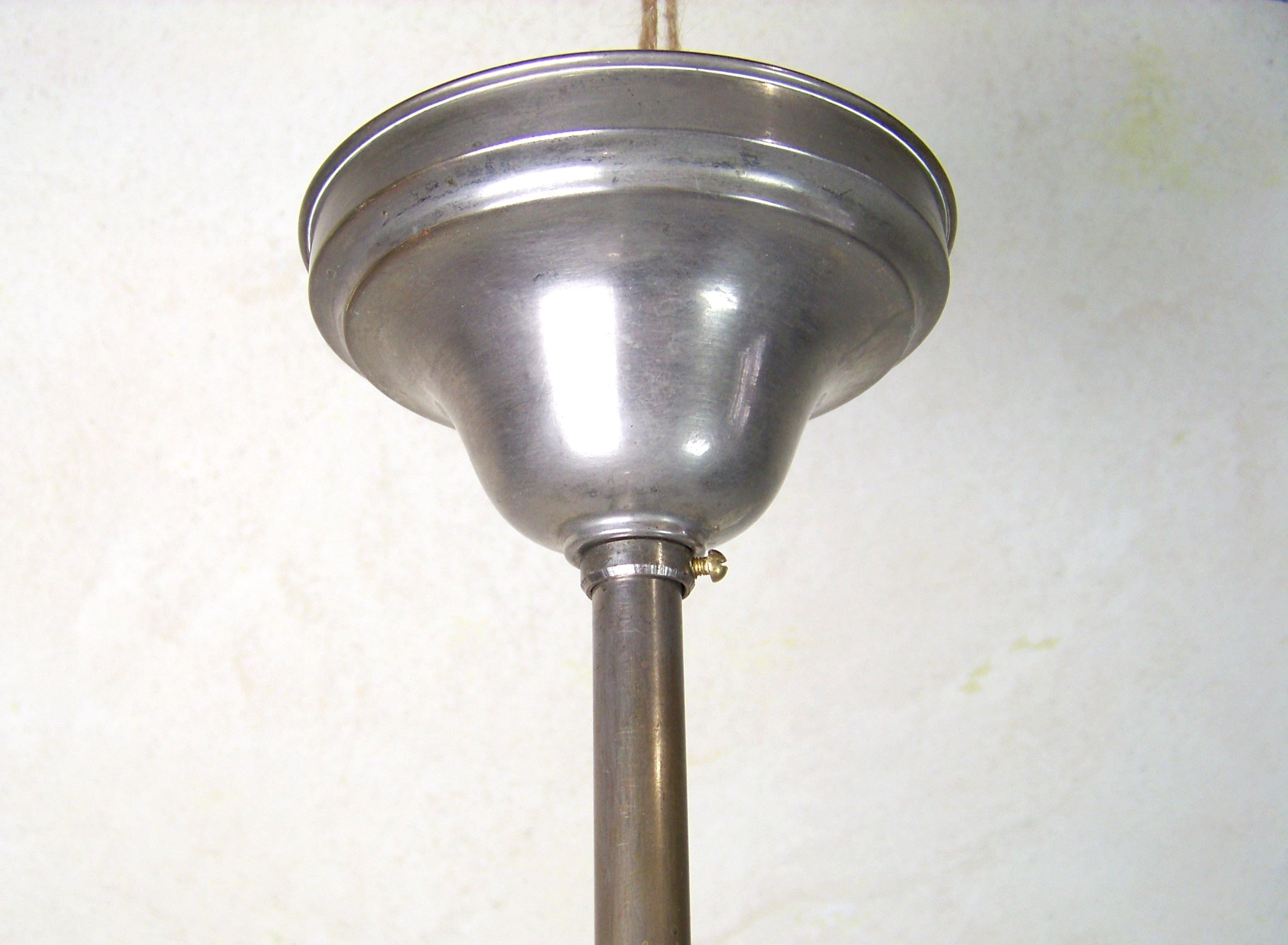 Metà XX secolo Lampada a sospensione Bauhaus in vetro lattimo cromato - anni '30 in vendita