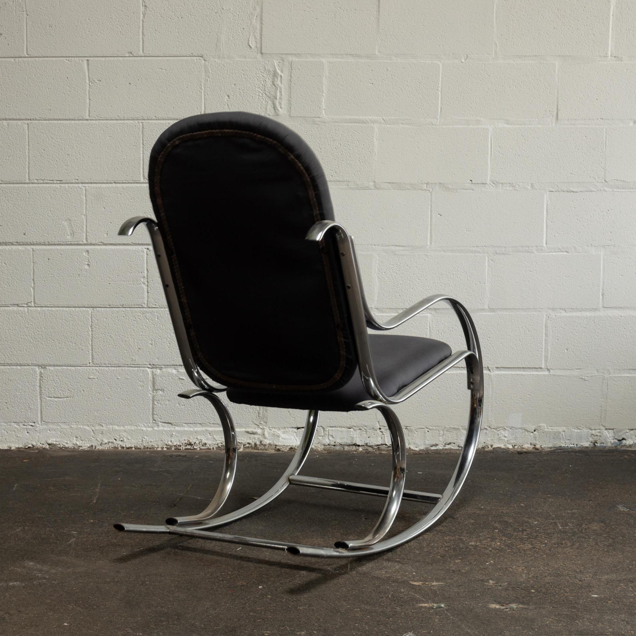 Modernistischer Schaukelstuhl aus Chrom, 1970er-Jahre (Moderne)